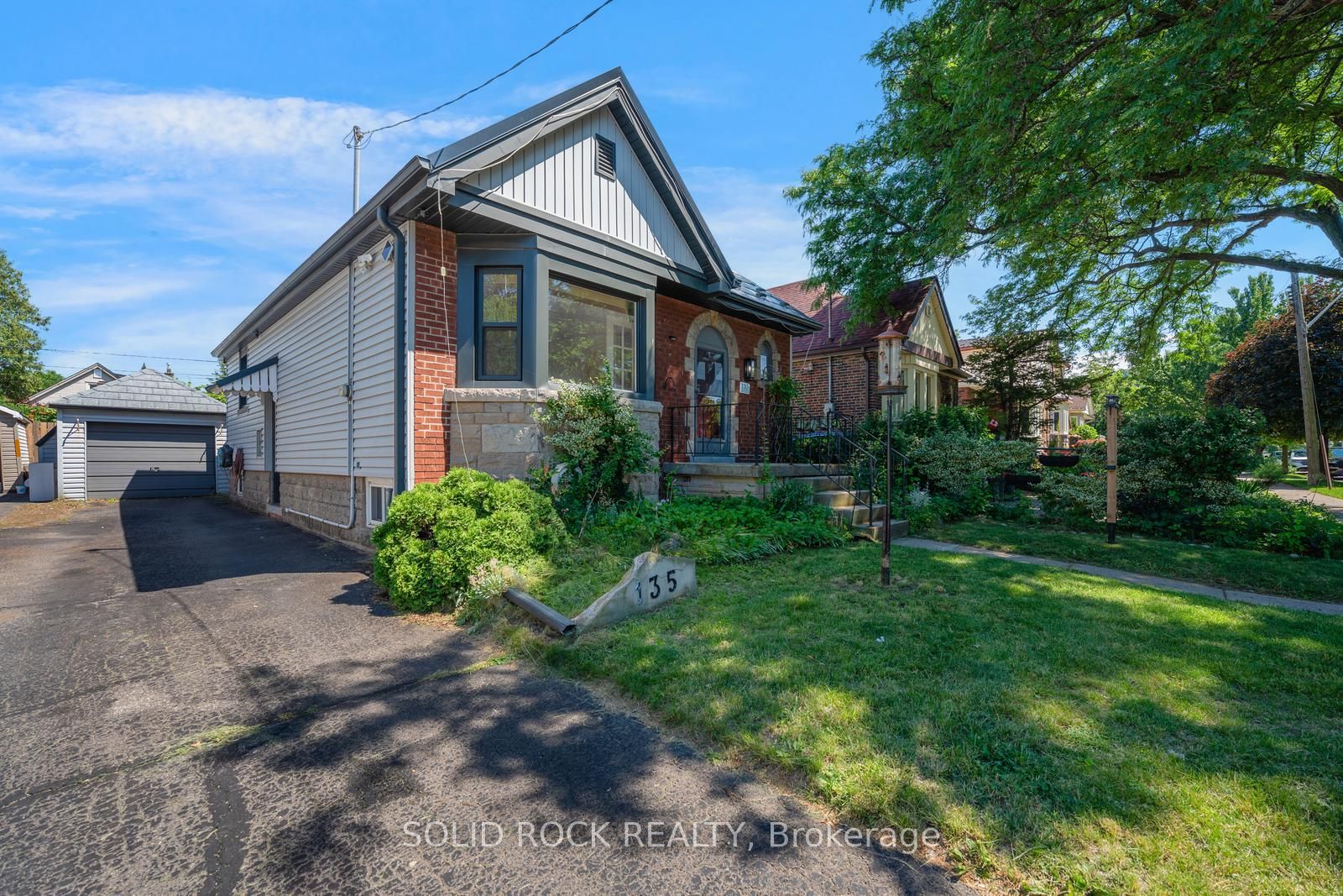 135 Wexford Avenue S, Hamilton, ON L8K 2N9 photo 3
