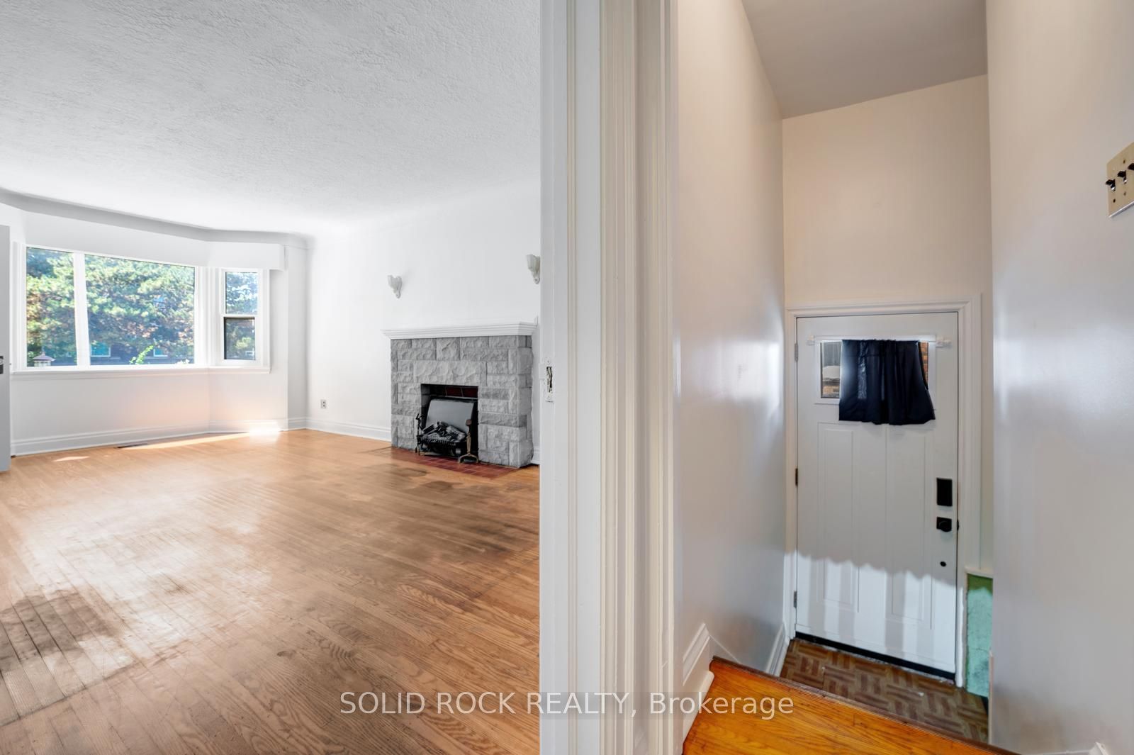 135 Wexford Avenue S, Hamilton, ON L8K 2N9 photo 4