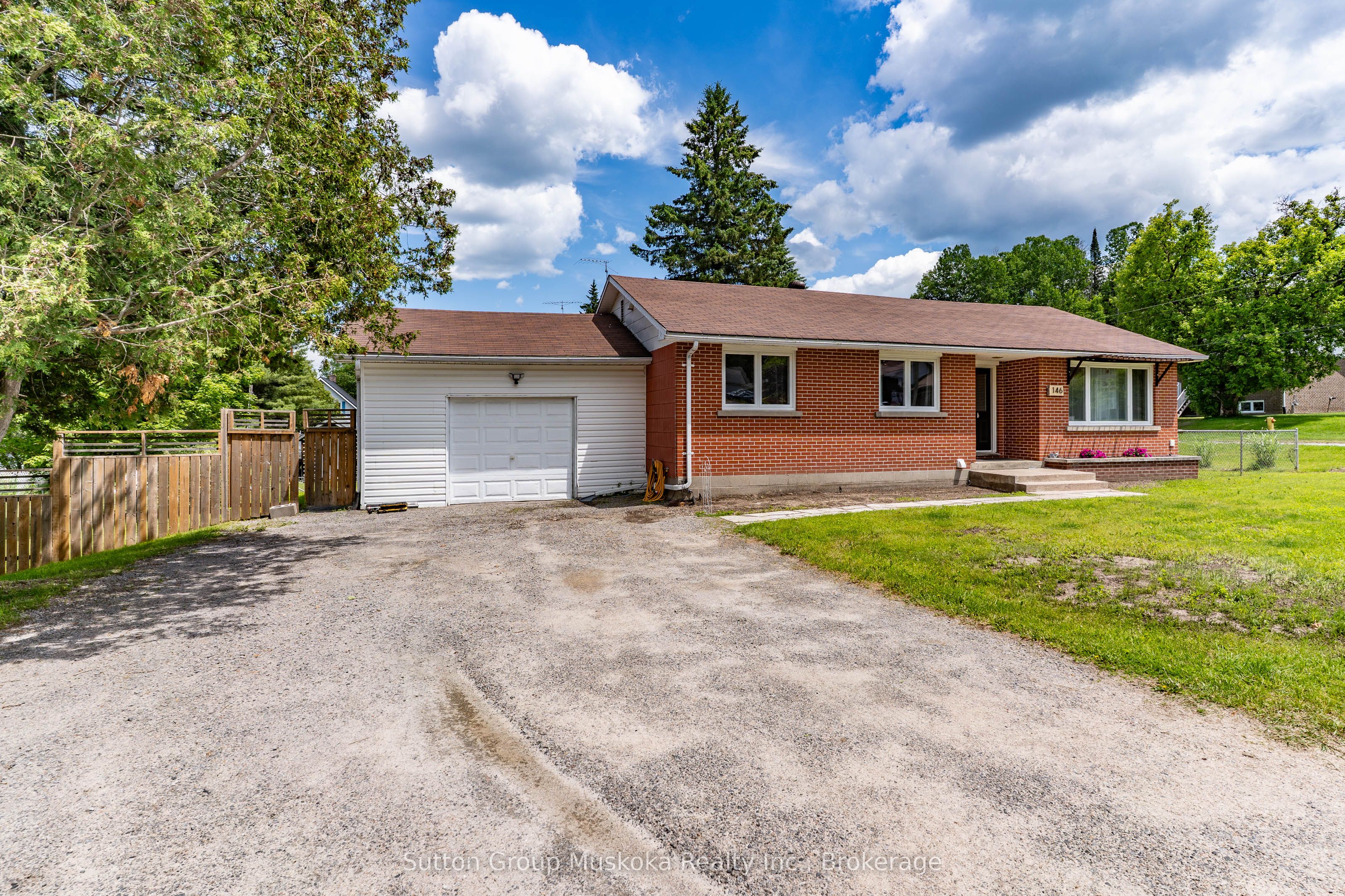 146 Simpson Street, Burk's Falls, ON P0A 1C0 photo 2