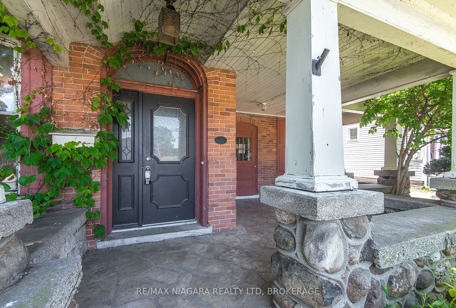 518 King Street, Port Colborne, ON L3K 4H6 photo 3