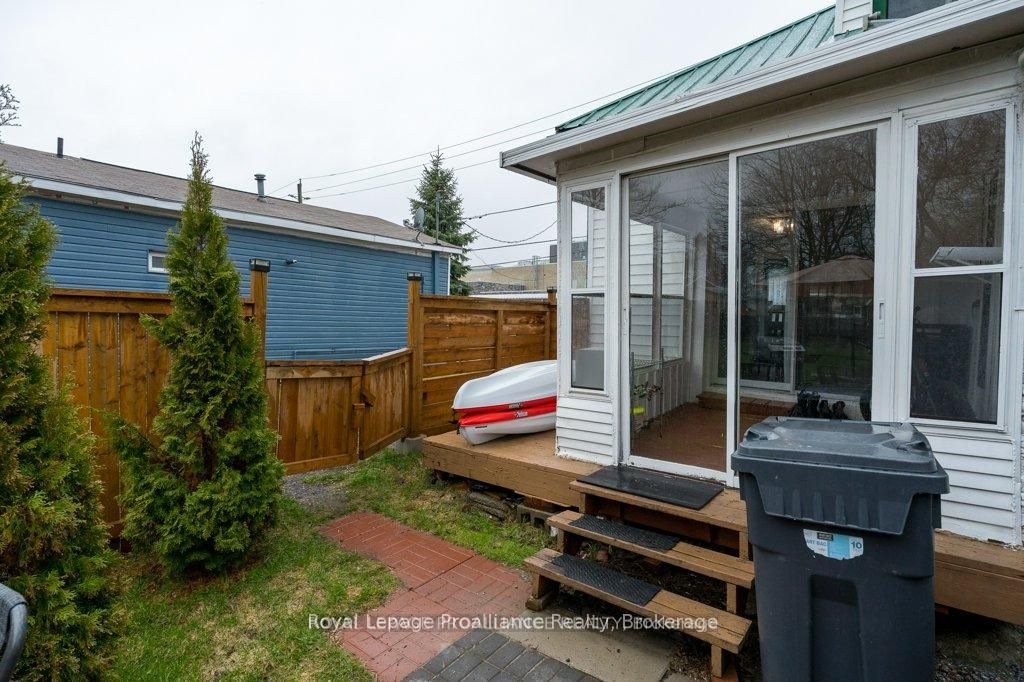17 Meyers Street, Quinte West, ON K8V 1W5 photo 5