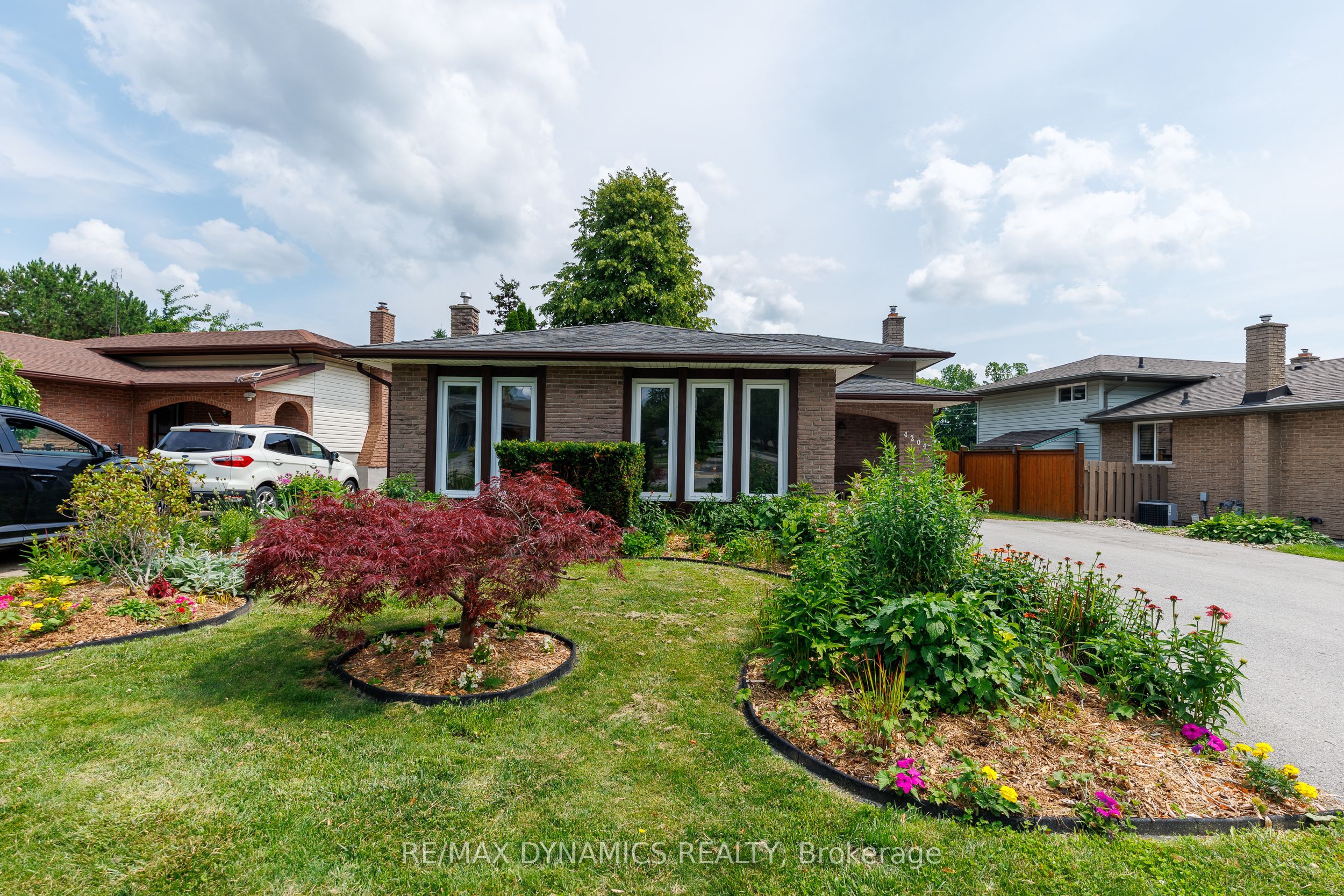 4204 Brookdale Drive, Niagara Falls, ON L2H 2B5 photo 2