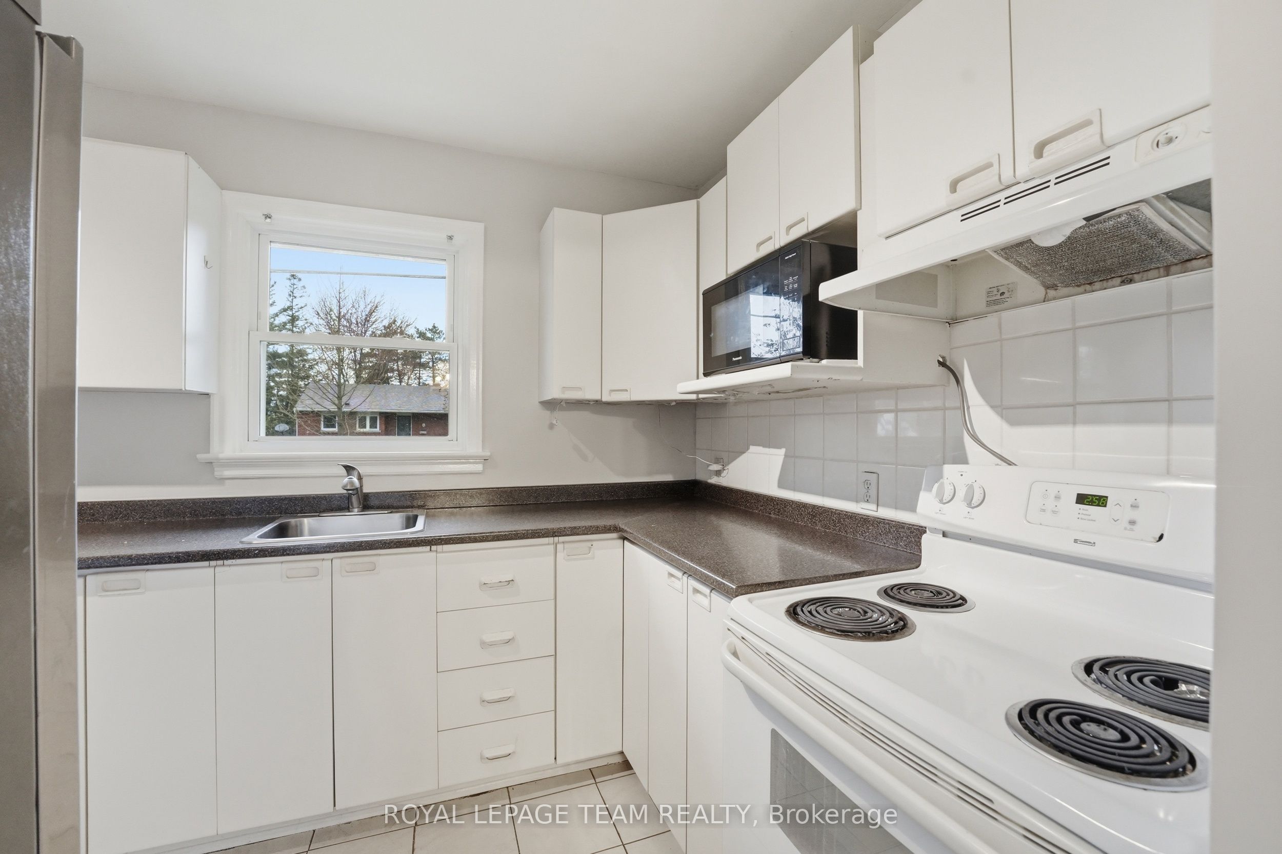 49 Crownhill Street, Beacon Hill North - South and Area, ON K1J 7K5 photo 4
