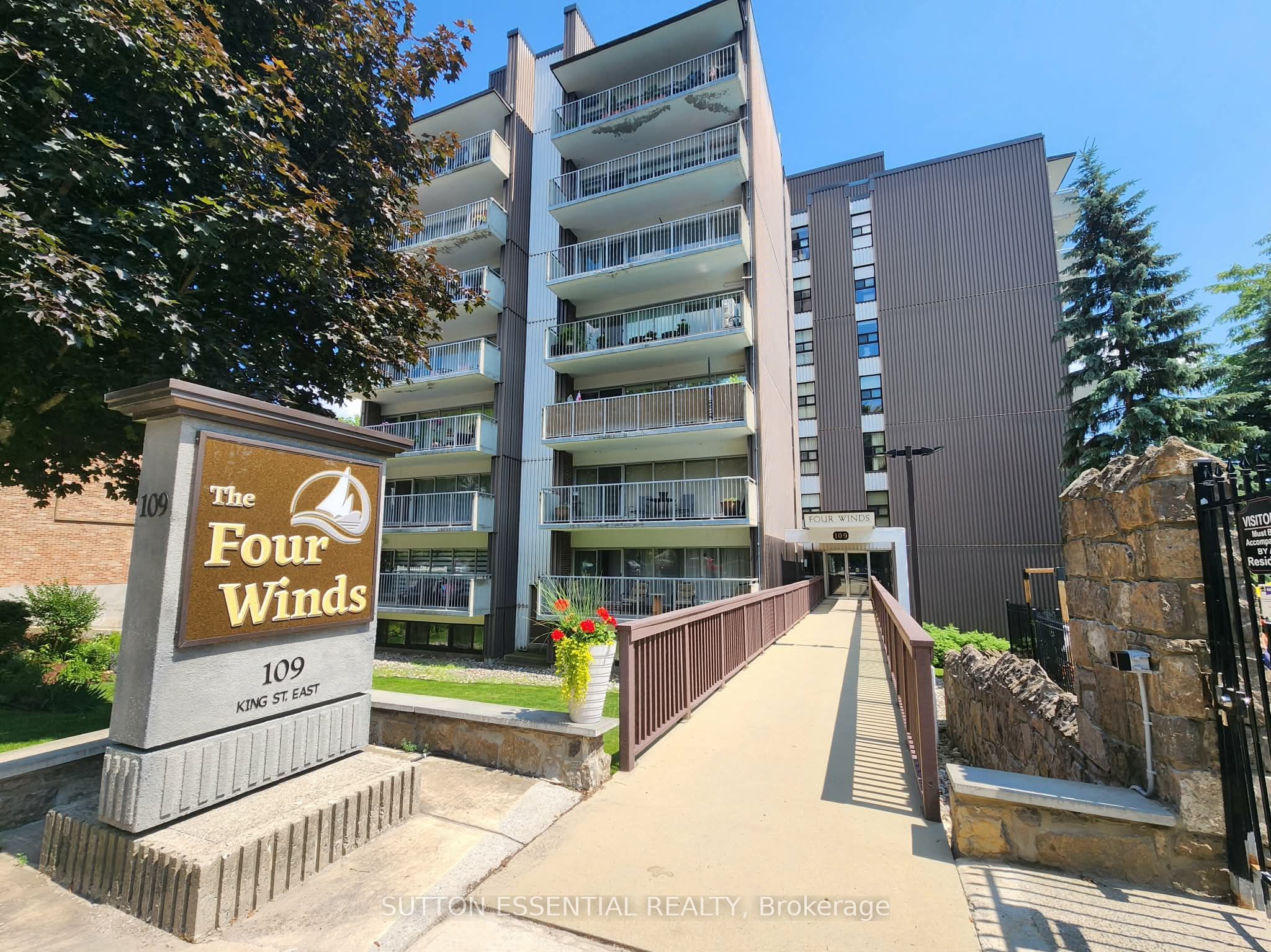 109 King Street E 904, Brockville, ON K6V 1B8