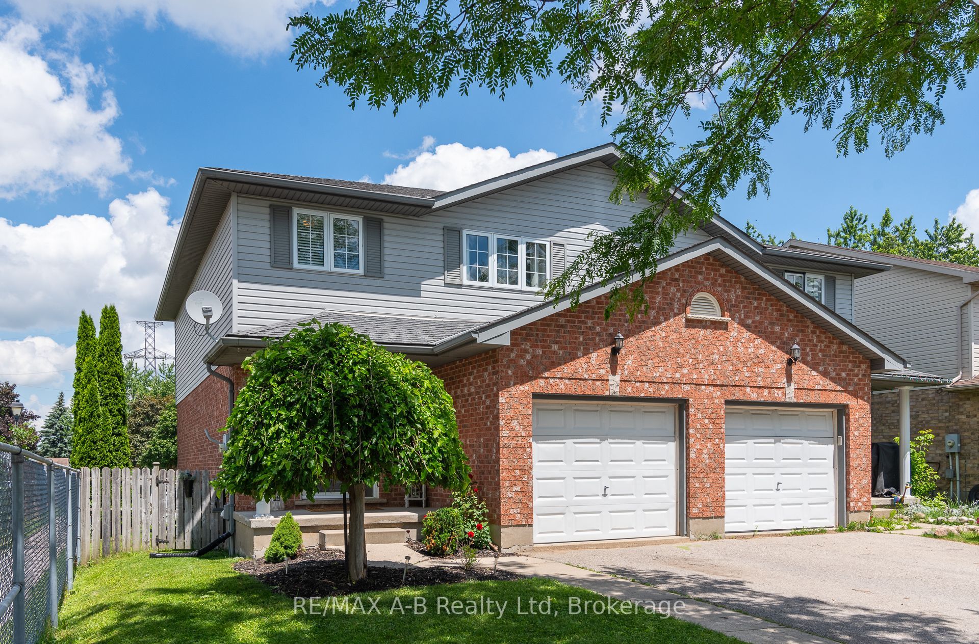 108 Walsh Crescent, Stratford, ON N5A 7X7 photo 2