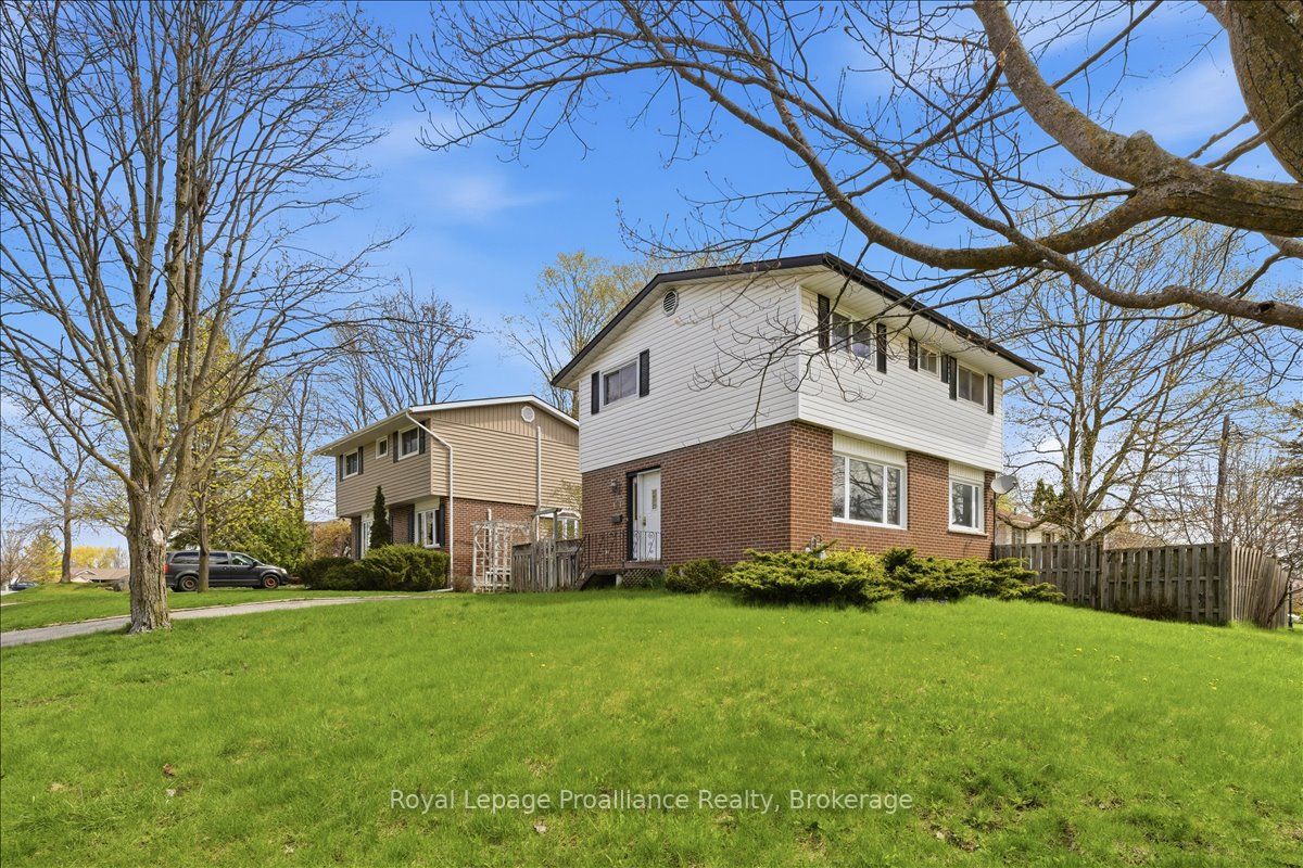 131 Prospect Hill, Quinte West, ON K8V 2V7