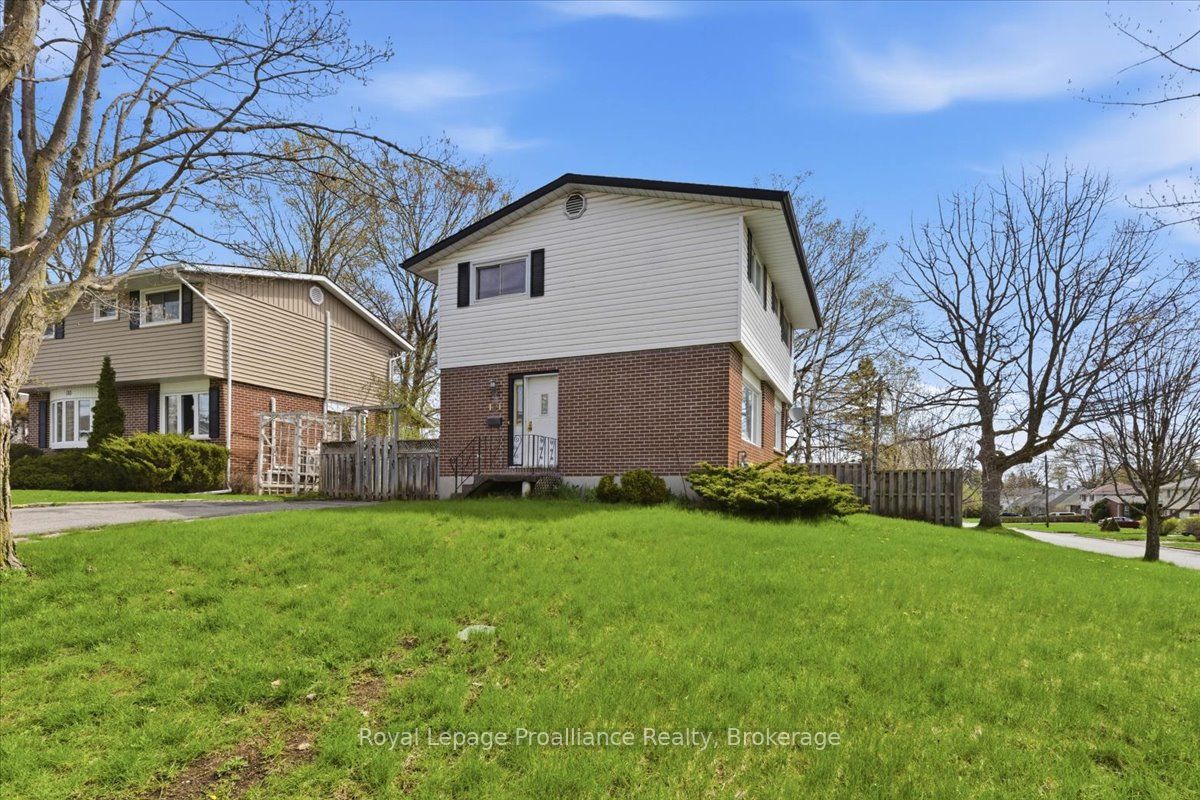 131 Prospect Hill, Quinte West, ON K8V 2V7 photo 3