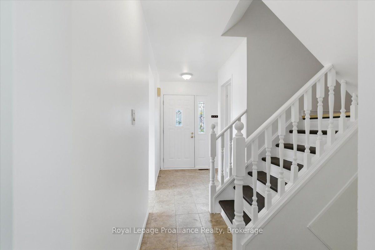 131 Prospect Hill, Quinte West, ON K8V 2V7 photo 5