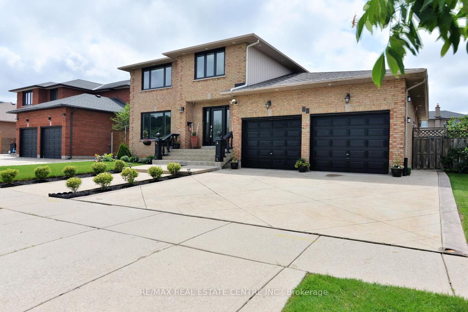 43 Regalview Drive, Hamilton, ON L8G 4Y7 photo 2