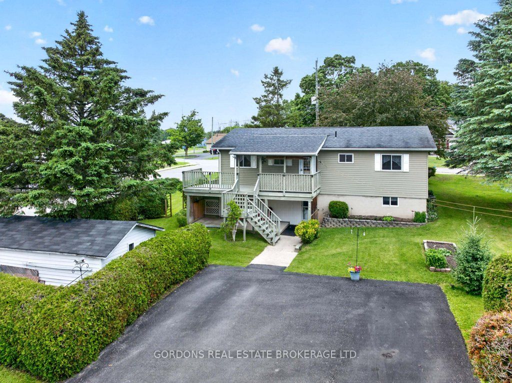 450 Charles Street N, Gananoque, ON K7G 1V7