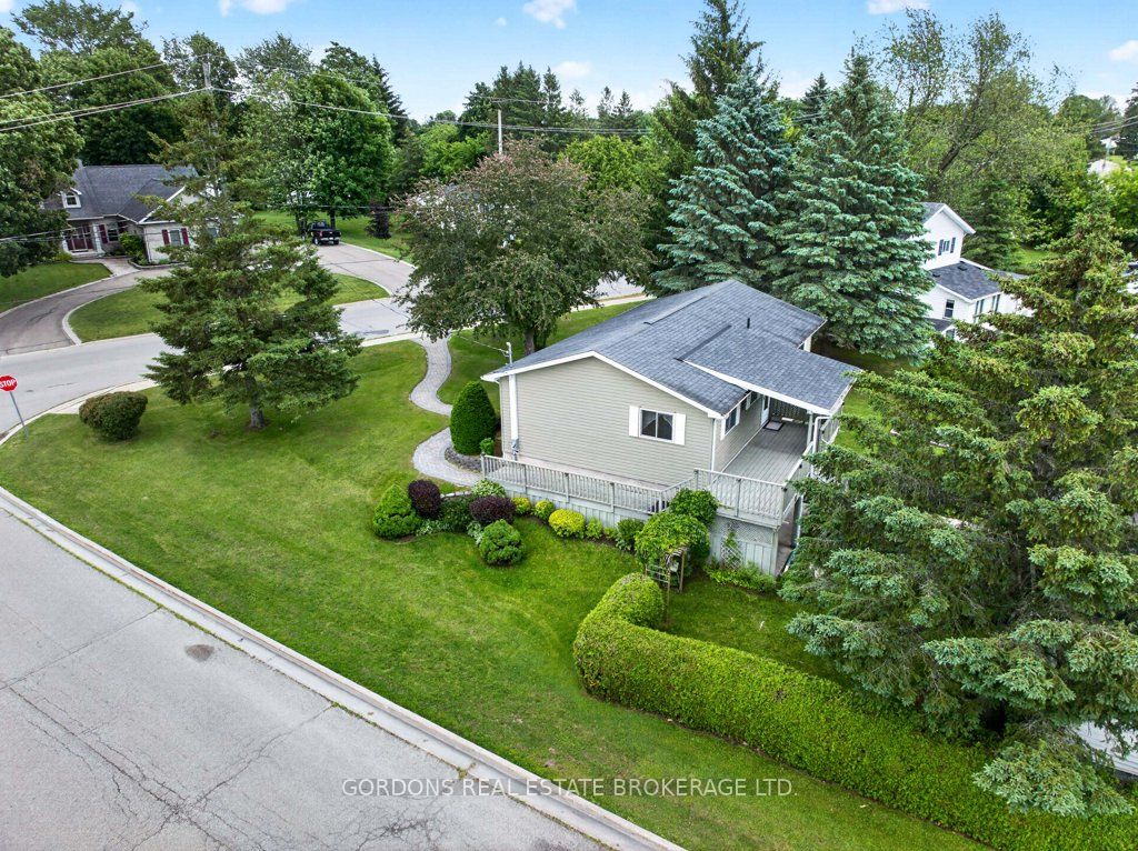 450 Charles Street N, Gananoque, ON K7G 1V7 photo 3