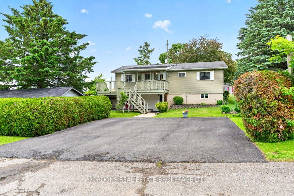 450 Charles Street N, Gananoque, ON K7G 1V7 photo 4