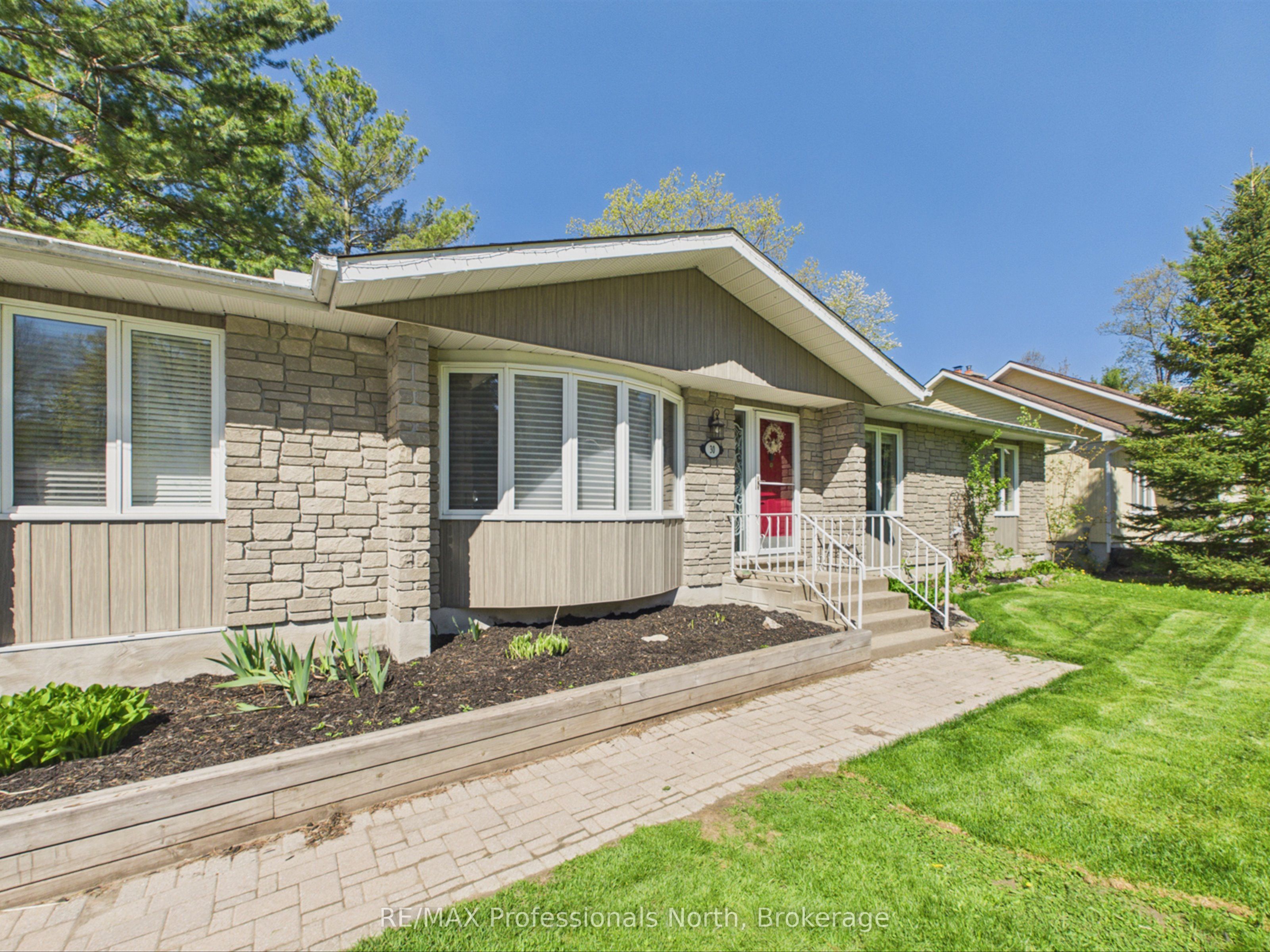 30 THE GRANITE BLUFF, Bracebridge, ON P1L 1L4 photo 5