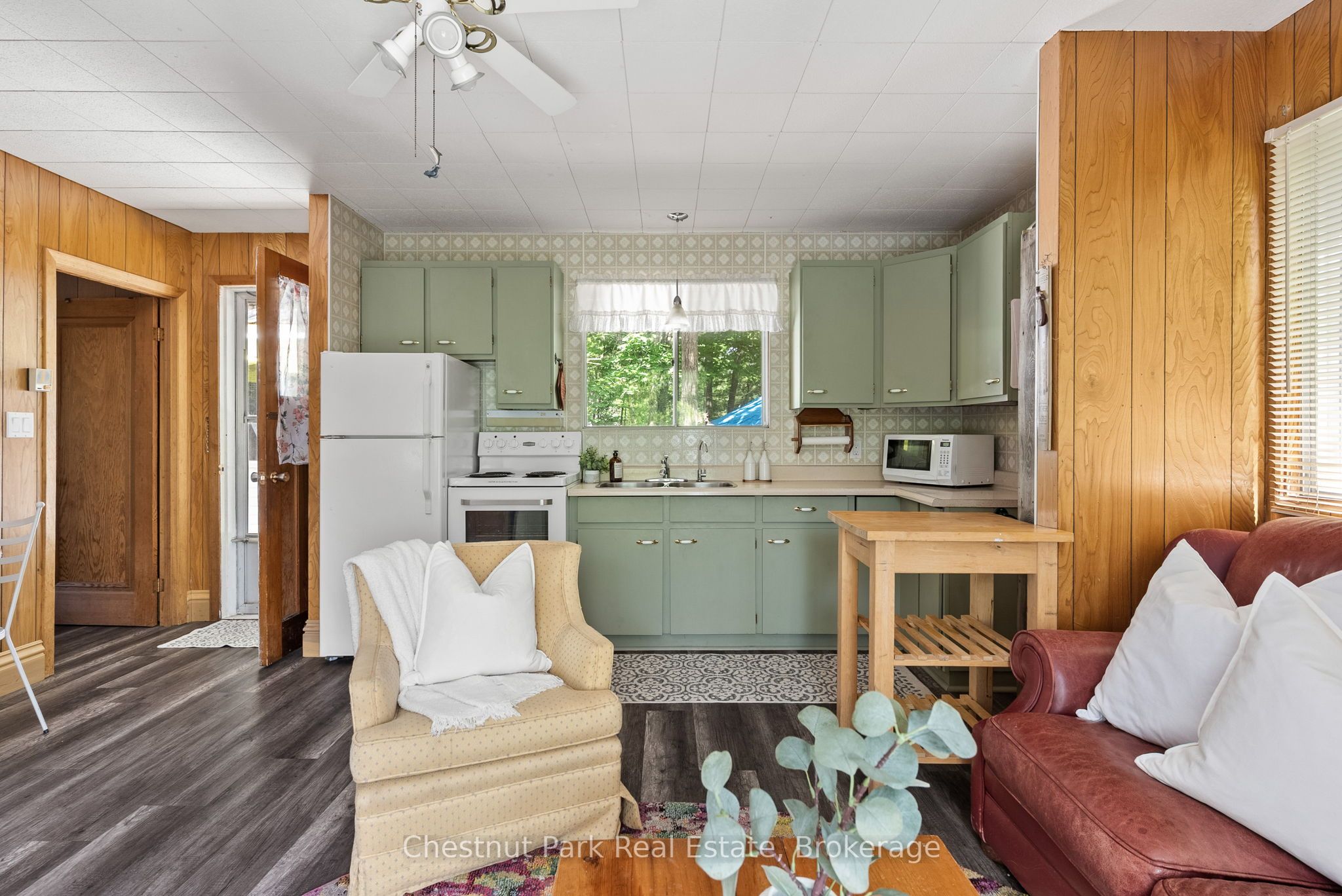 1185 North Kahshe Lake Road 2, Gravenhurst, ON P0E 1G0