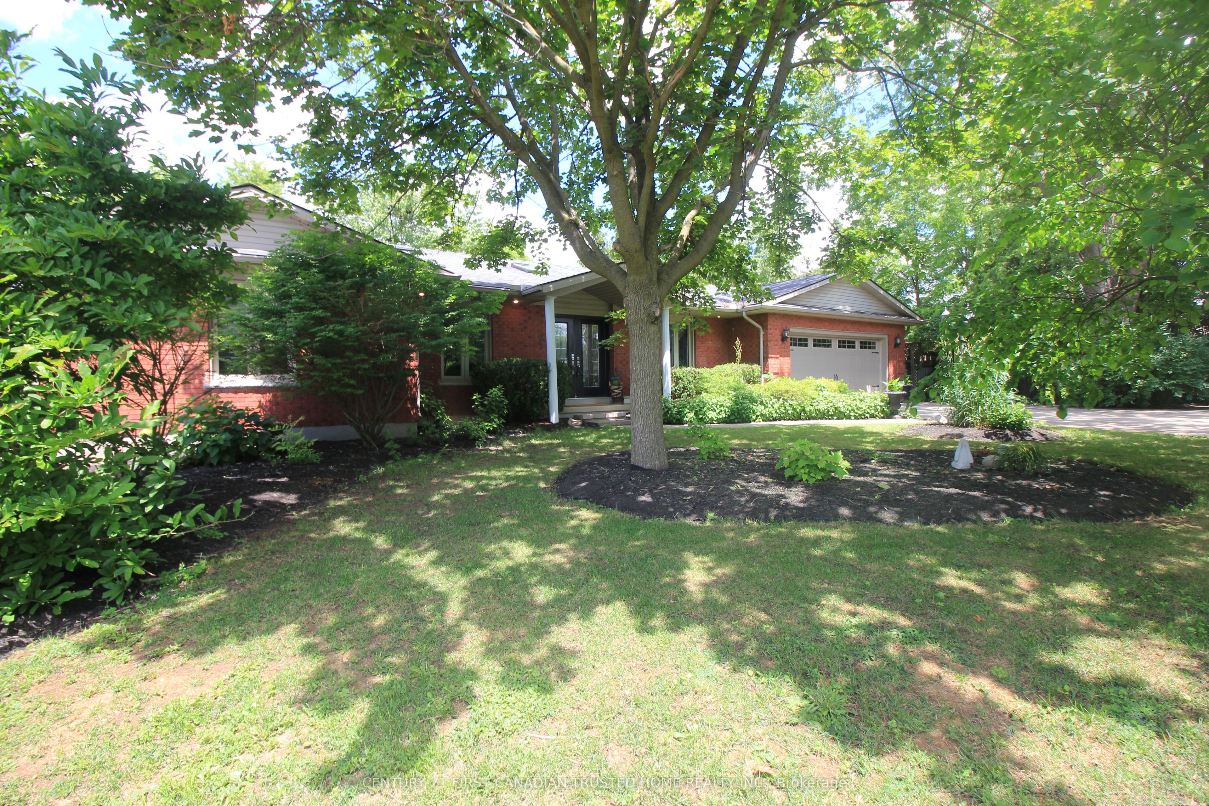 27 Croydon Drive, Middlesex Centre, ON N0M 1C0 photo 3