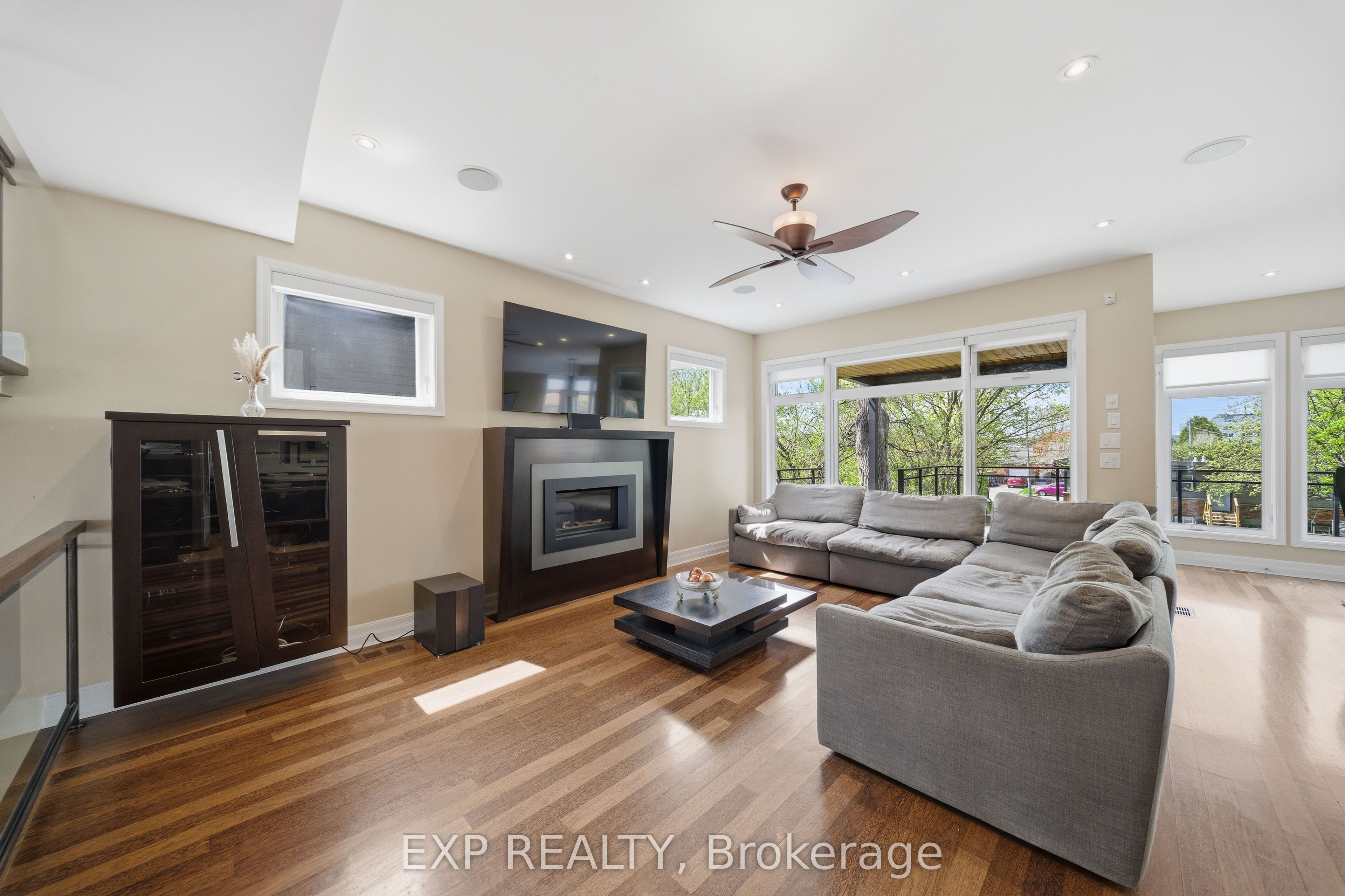 1356 Louis Lane, Cyrville - Carson Grove - Pineview, ON K1B 3N5 photo 3