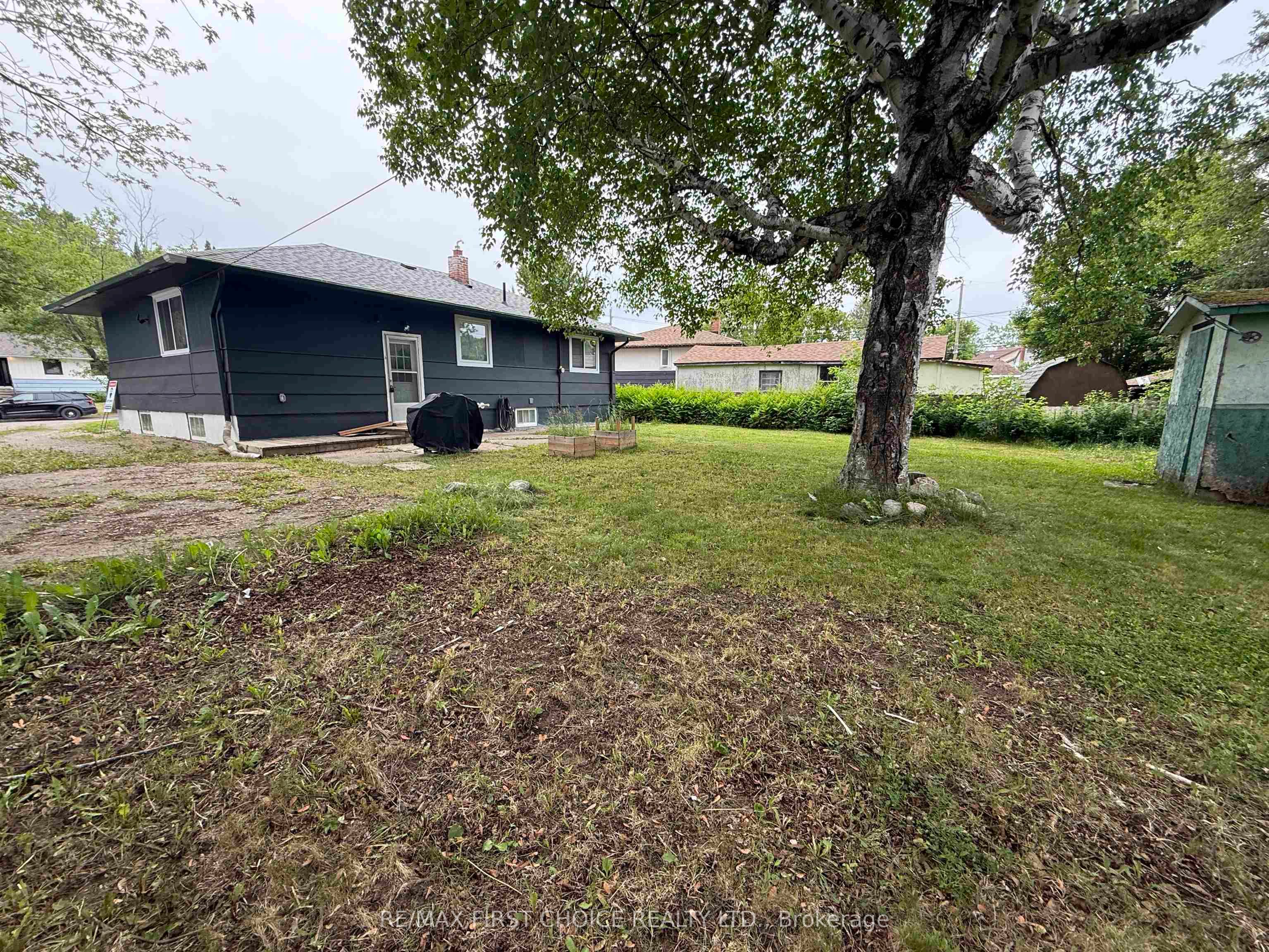 79 Maple Crescent, Atikokan, ON P0T 1C0 photo 2