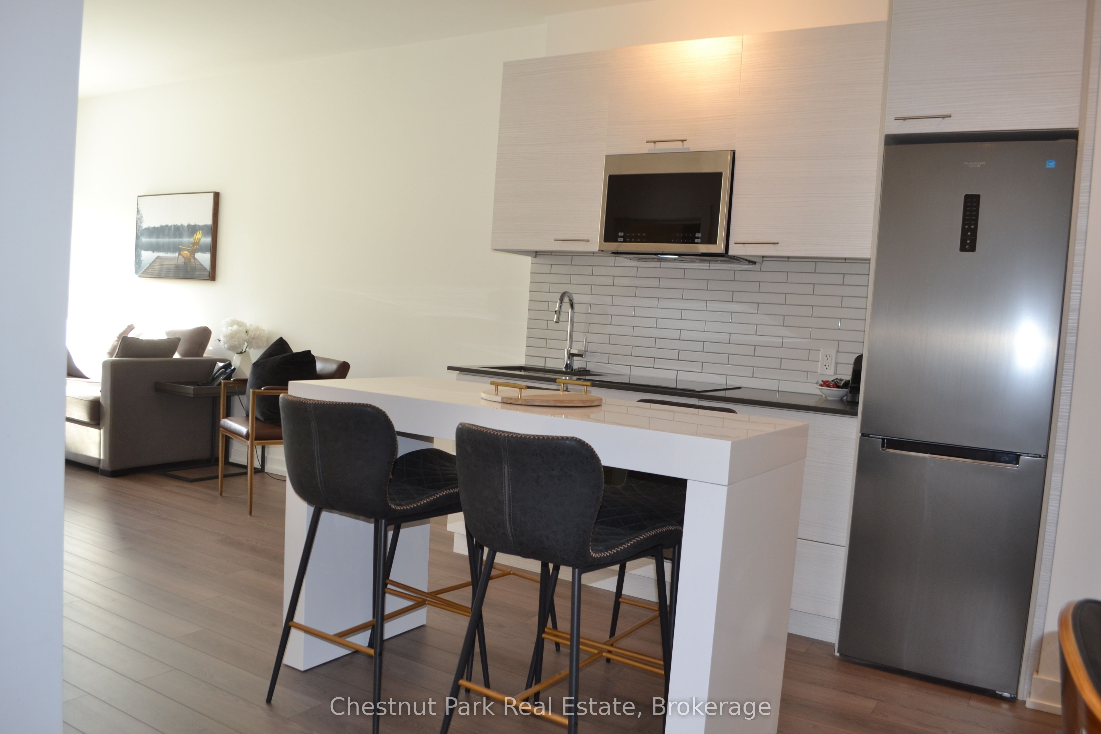 120 CARRICK Trail 112, Gravenhurst, ON P1P 0B6 photo 4