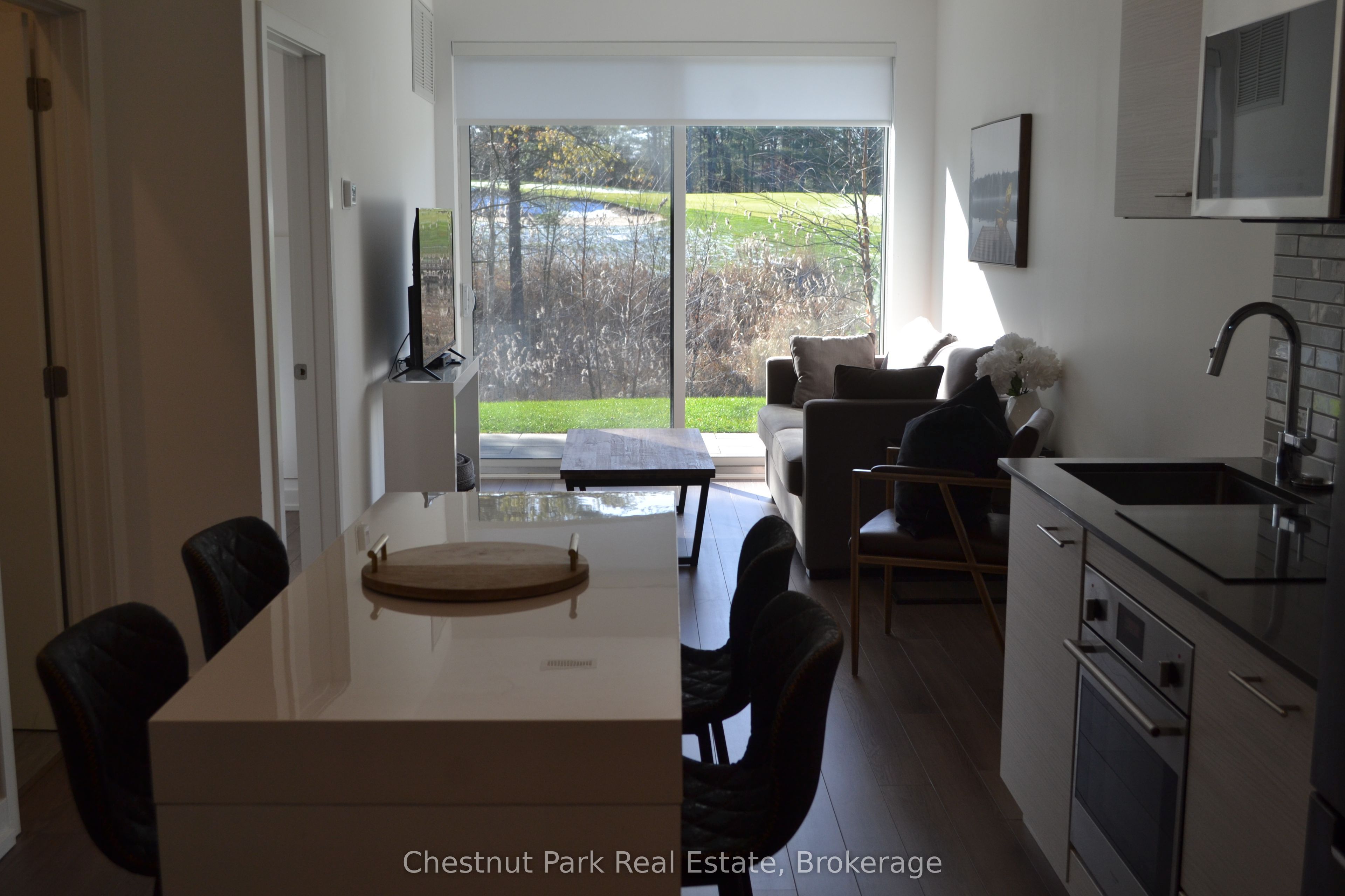 120 CARRICK Trail 112, Gravenhurst, ON P1P 0B6 photo 5
