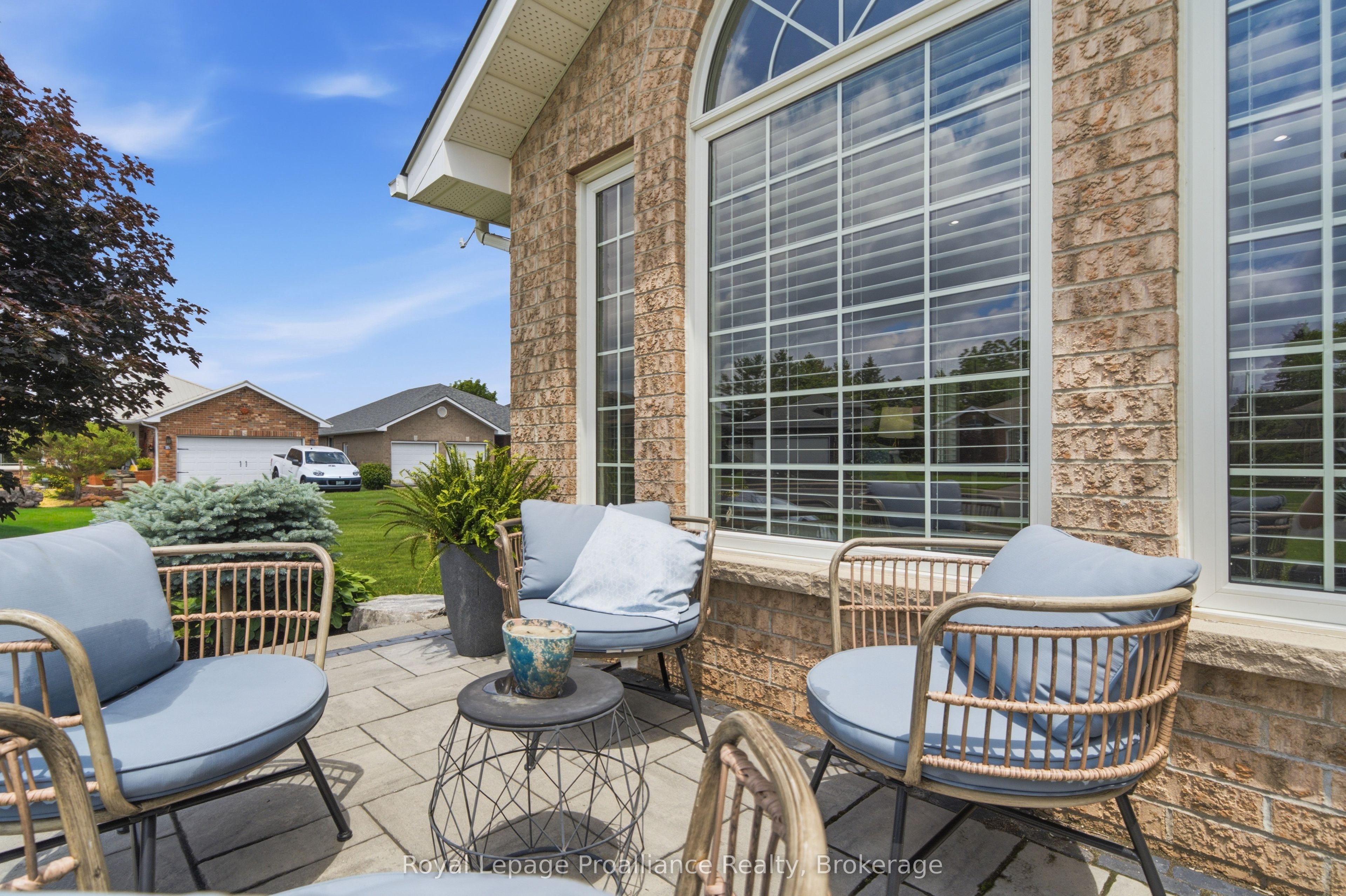 15 Chelsea Crescent, Belleville, ON K8N 4Z5 photo 3