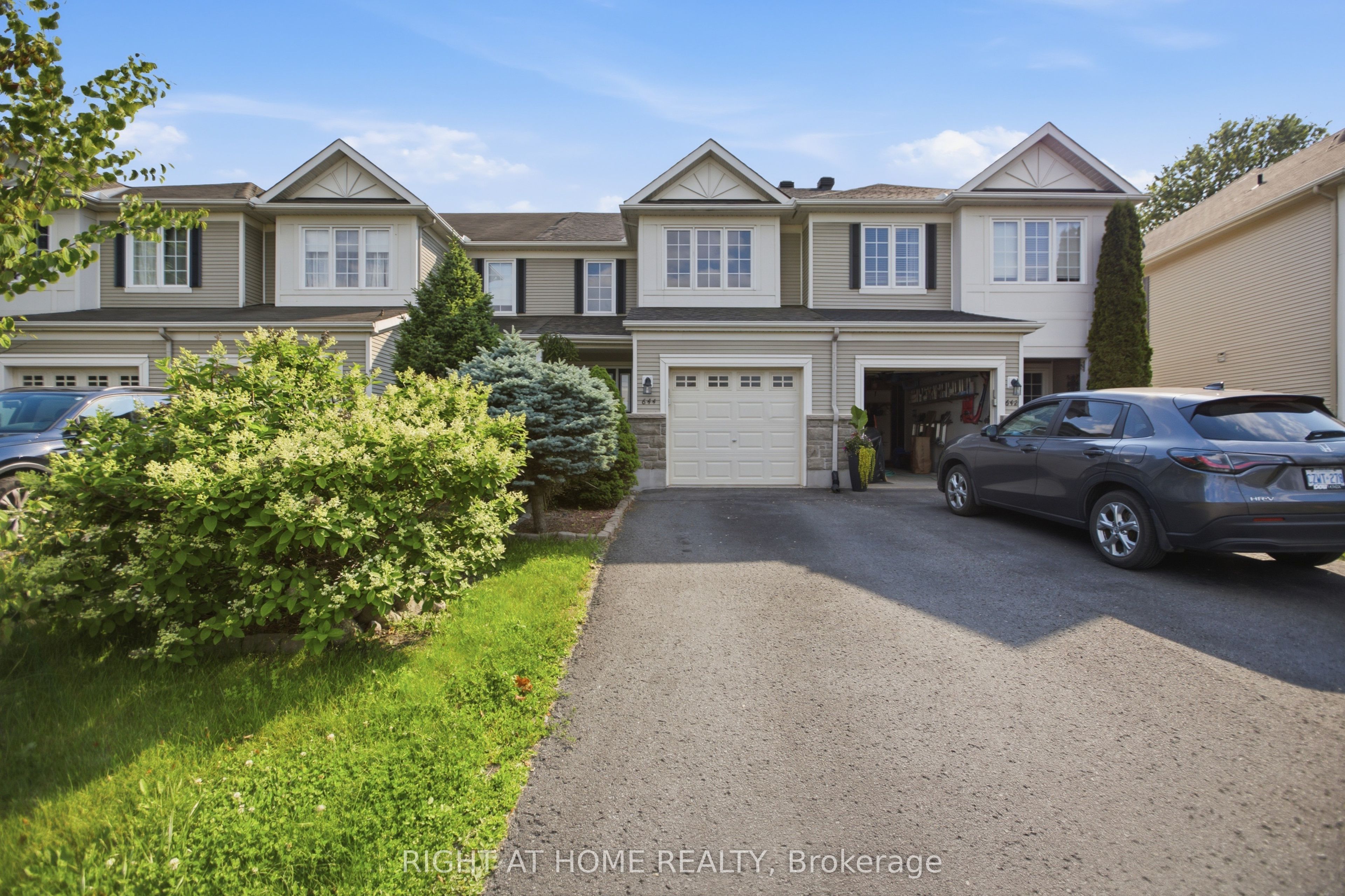644 Kilbirnie Drive, Barrhaven, ON K2J 0G8