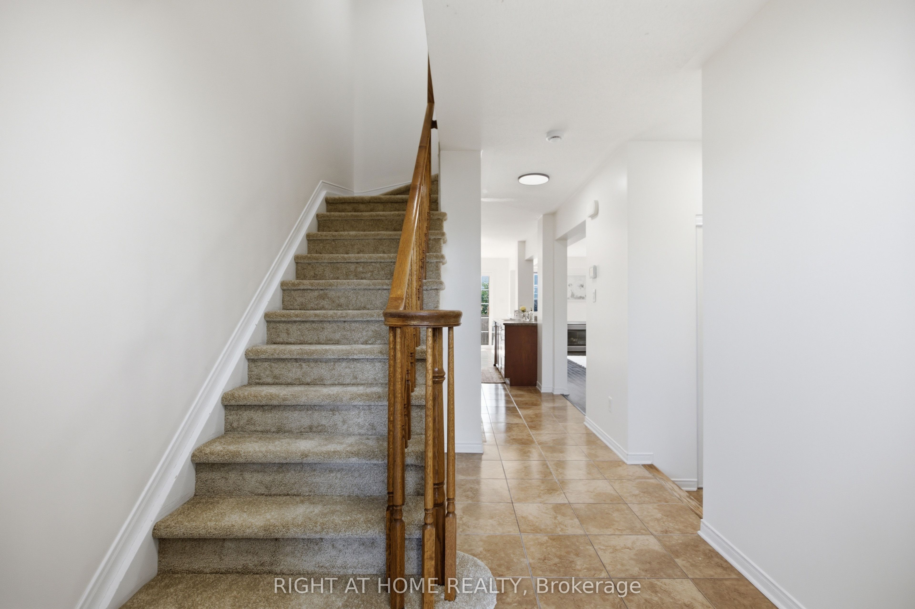 644 Kilbirnie Drive, Barrhaven, ON K2J 0G8 photo 4
