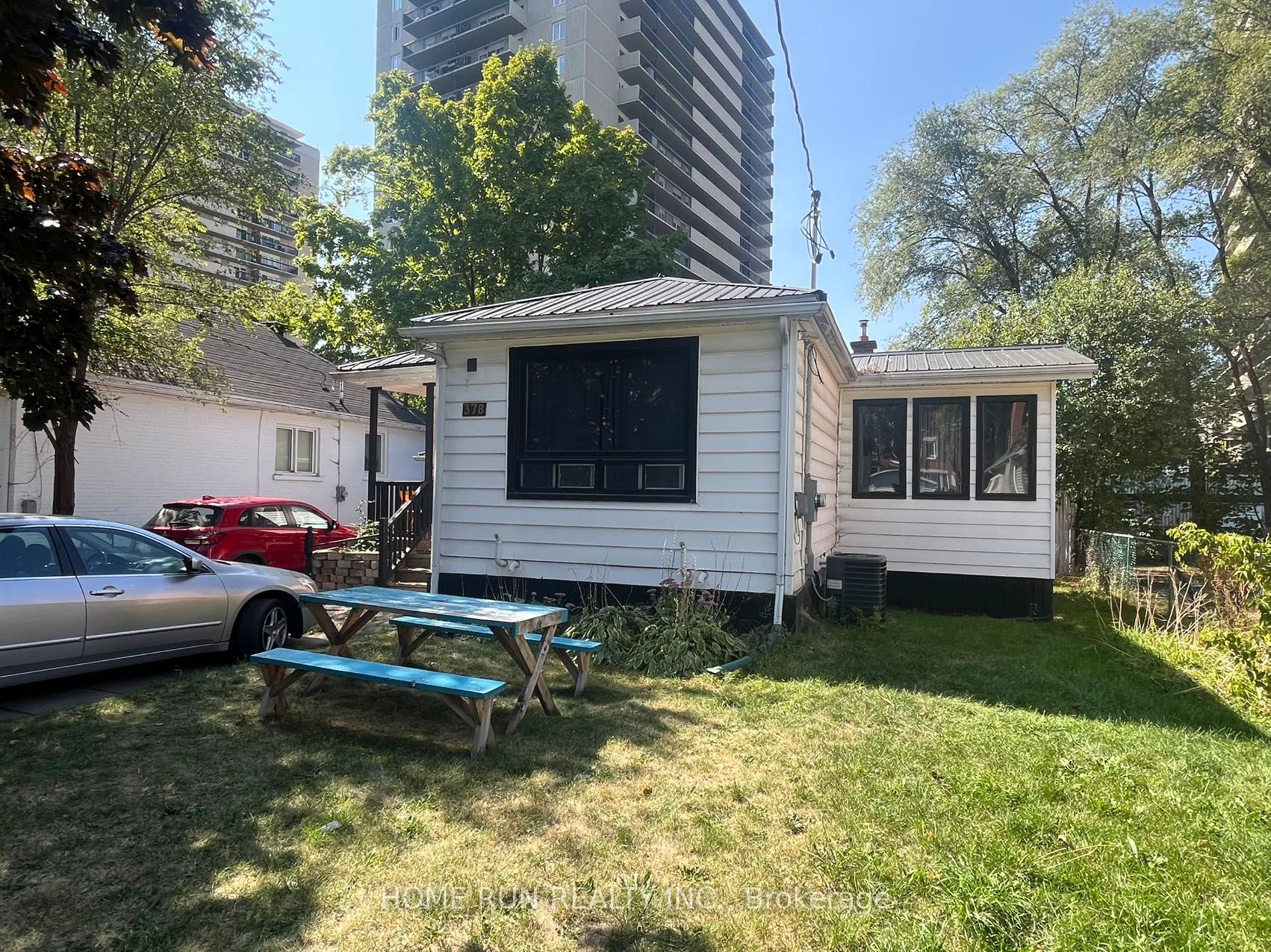 378 Enfield Avenue, Vanier and Kingsview Park, ON K1L 7L3 photo 2