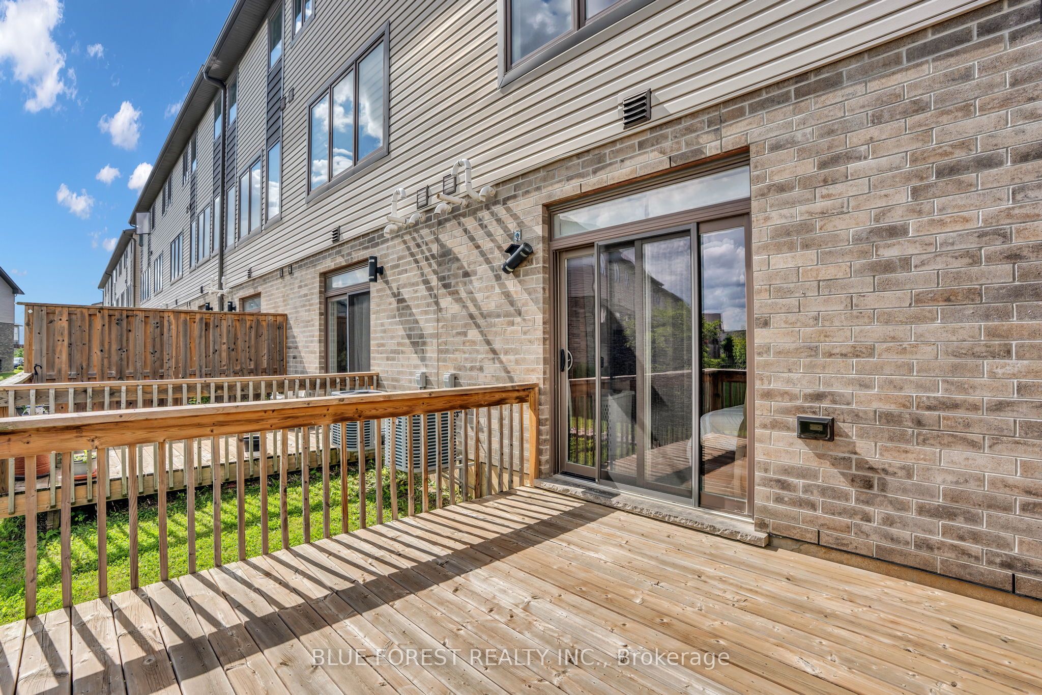 2070 Meadowgate Boulevard 4, London South, ON N6M 0H5 photo 5