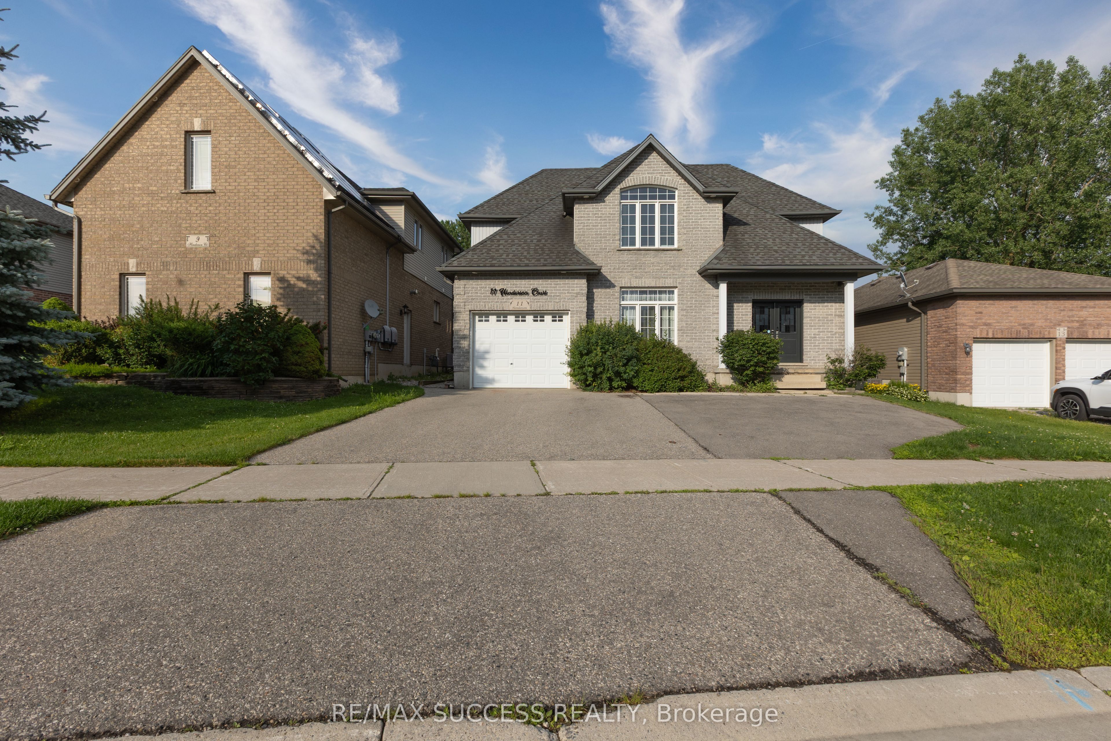 11 Henderson Court, Ingersoll, ON N5C 0A1 photo 2