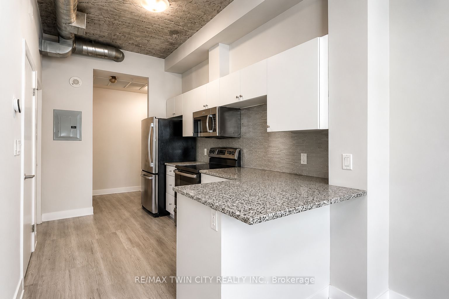 1 Victoria Street S 409, Kitchener, ON N2G 1G1 photo 5
