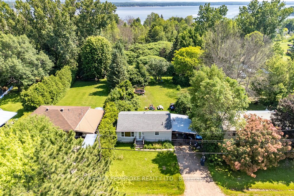 770 Mcguire Street, Petawawa, ON K8A 7C5 photo 2