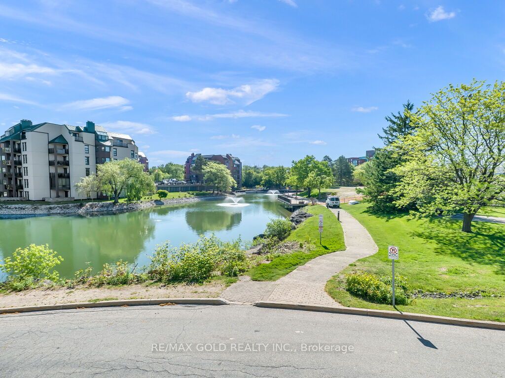 30 Blue Springs Drive 611, Waterloo, ON N2J 4T2 photo 3