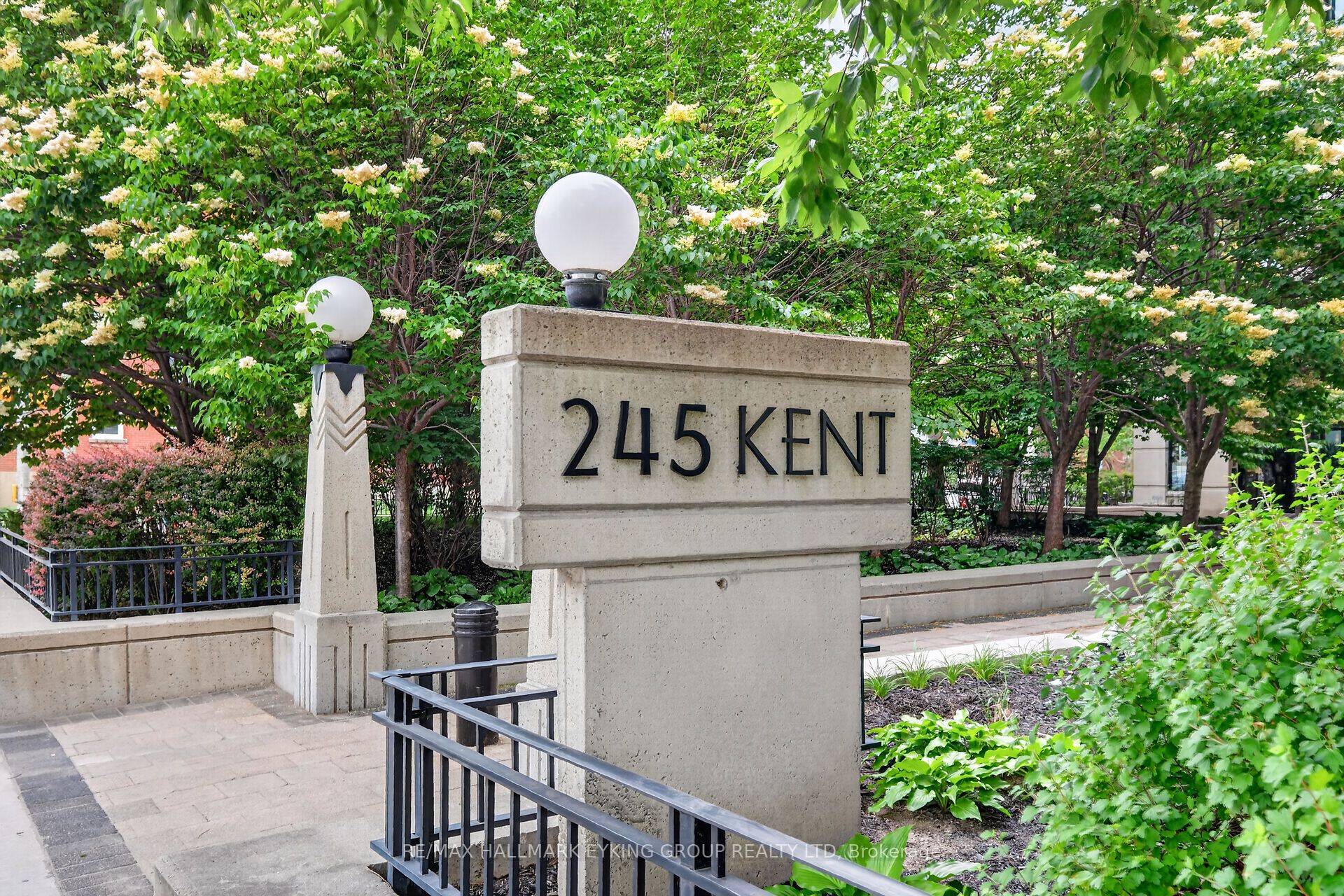 245 Kent Street 301, Ottawa Centre, ON K2P 0A5 photo 3