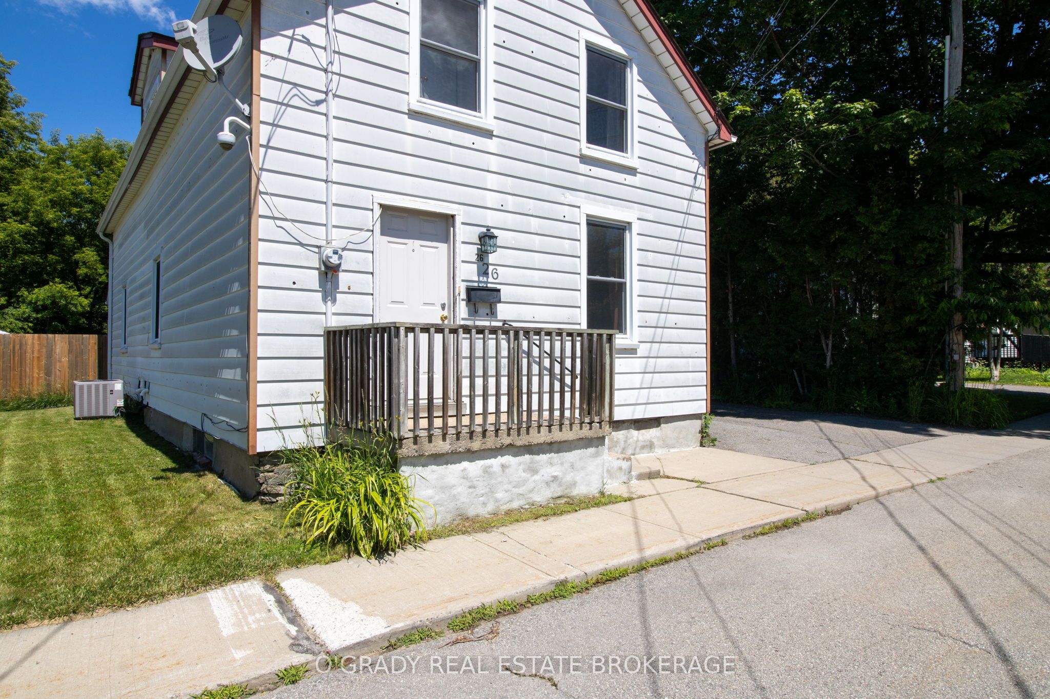 26 Delhi Street, Brockville, ON K6V 4H3 photo 3