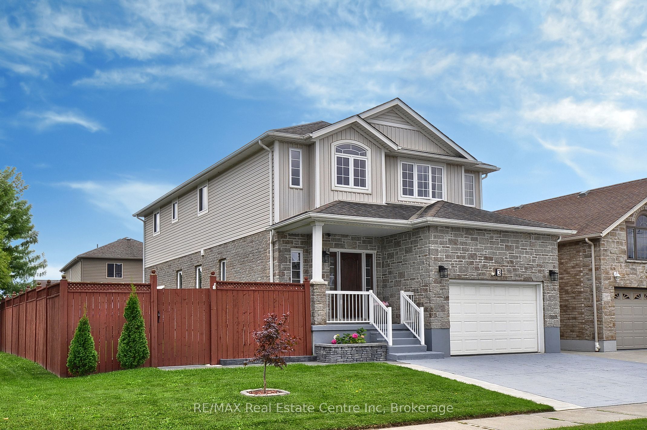 3 LOCKWOOD Street, Cambridge, ON N1P 0A5 photo 2