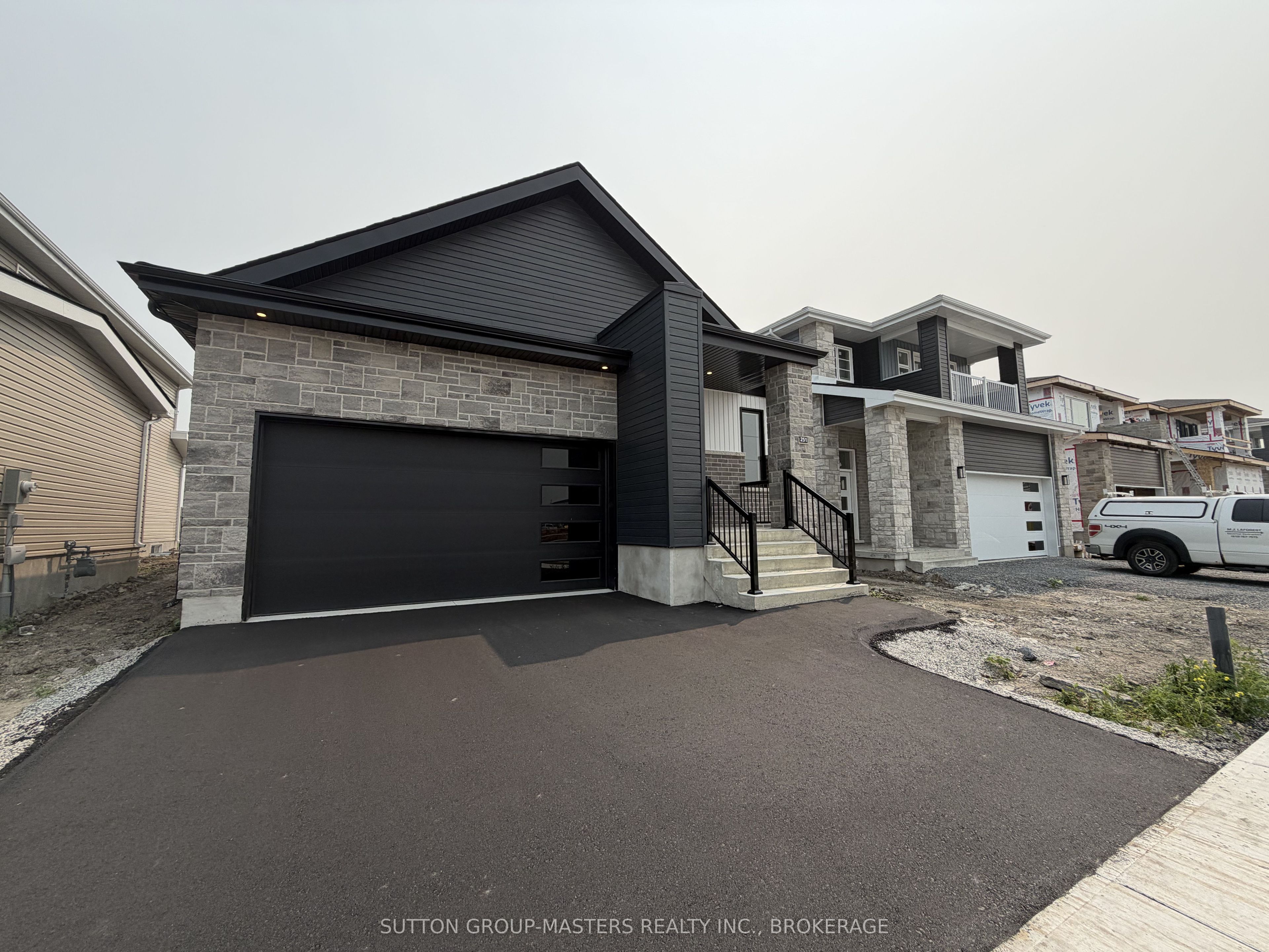 251 Pratt Drive, Loyalist, ON K7N 0E8 photo 2