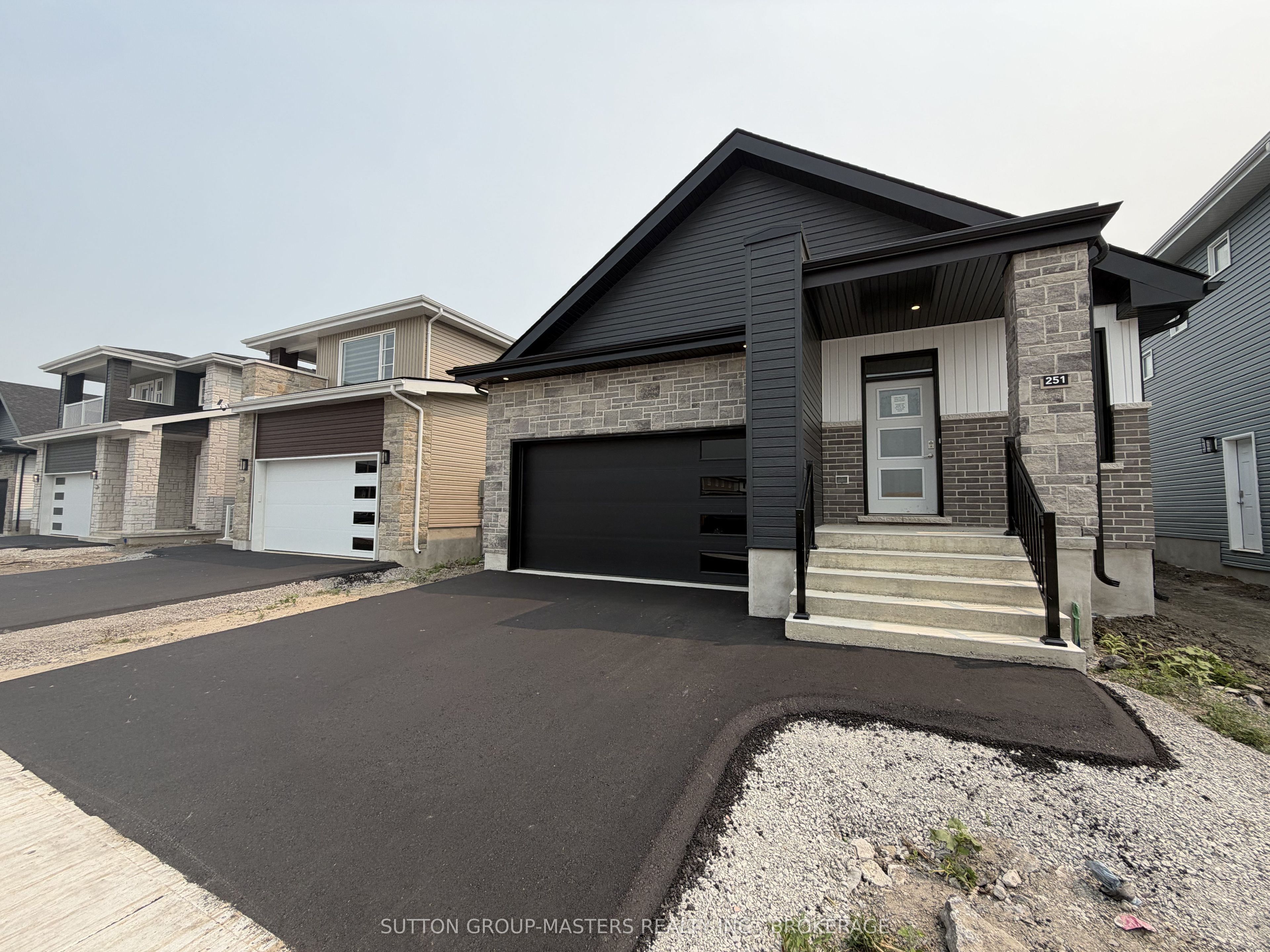 251 Pratt Drive, Loyalist, ON K7N 0E8 photo 3
