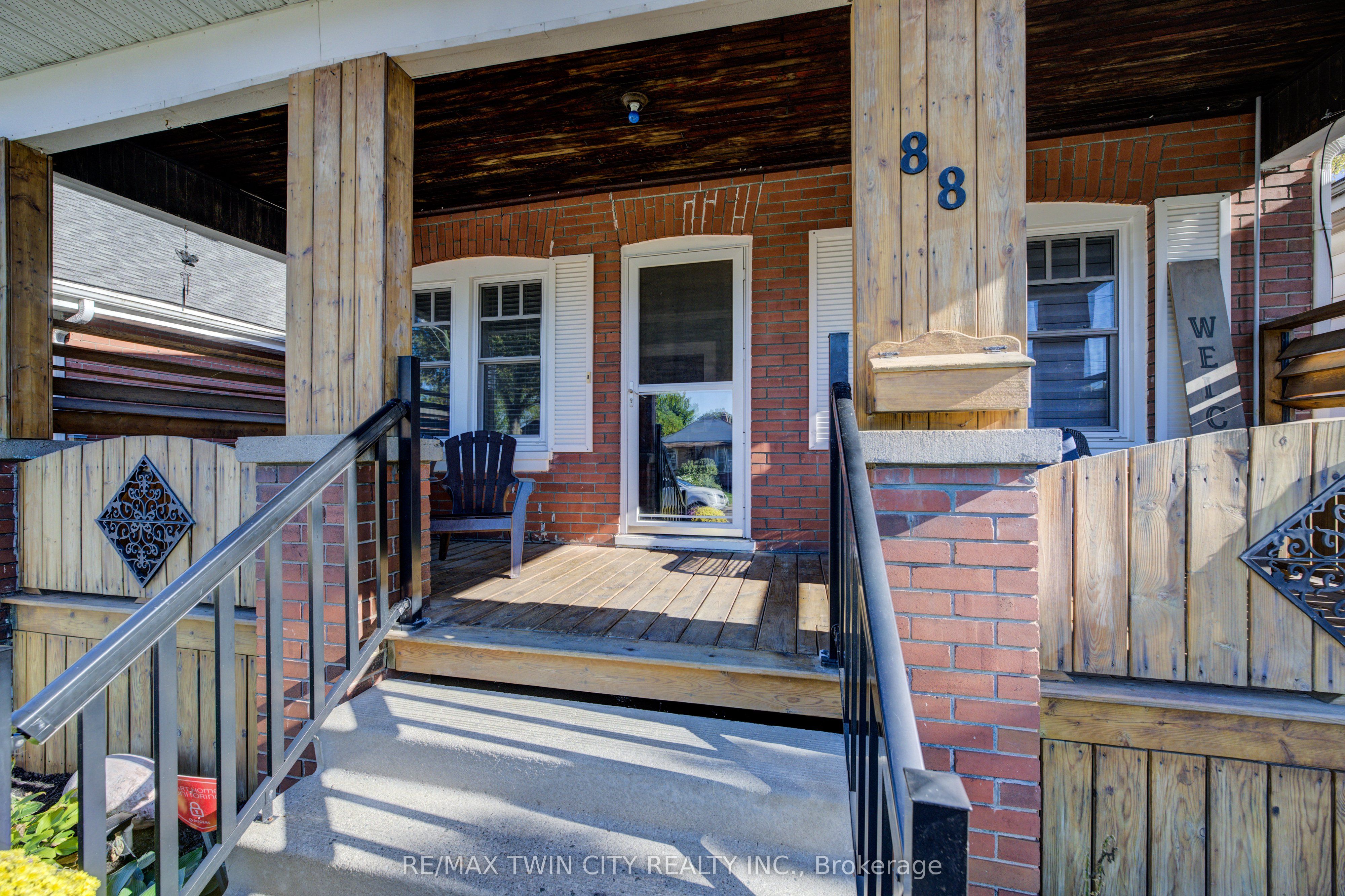 88 WALNUT Street, Brantford, ON N3T 1H4 photo 4
