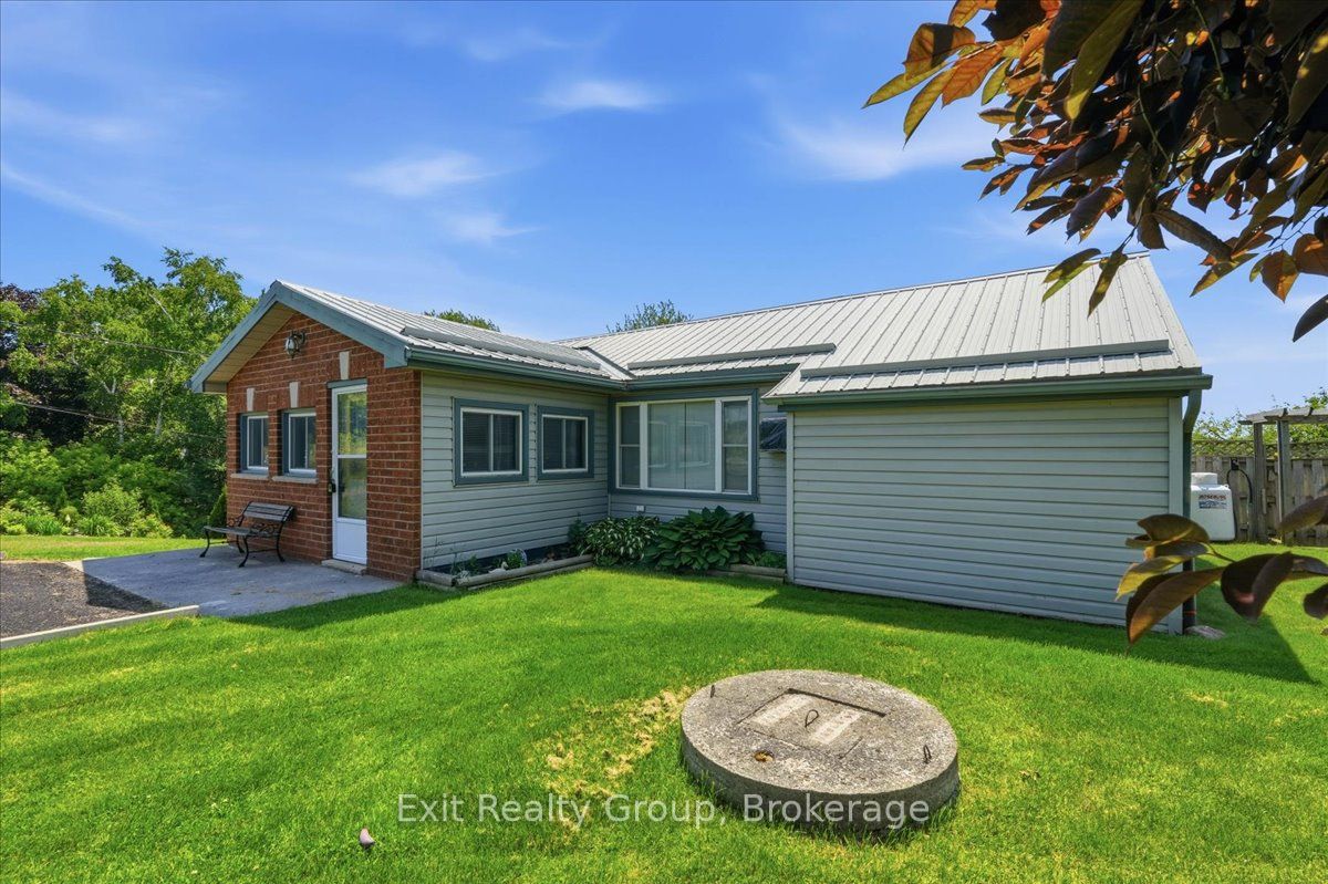 1083 Lakeside Drive, Prince Edward County, ON K0K 1T0 photo 3