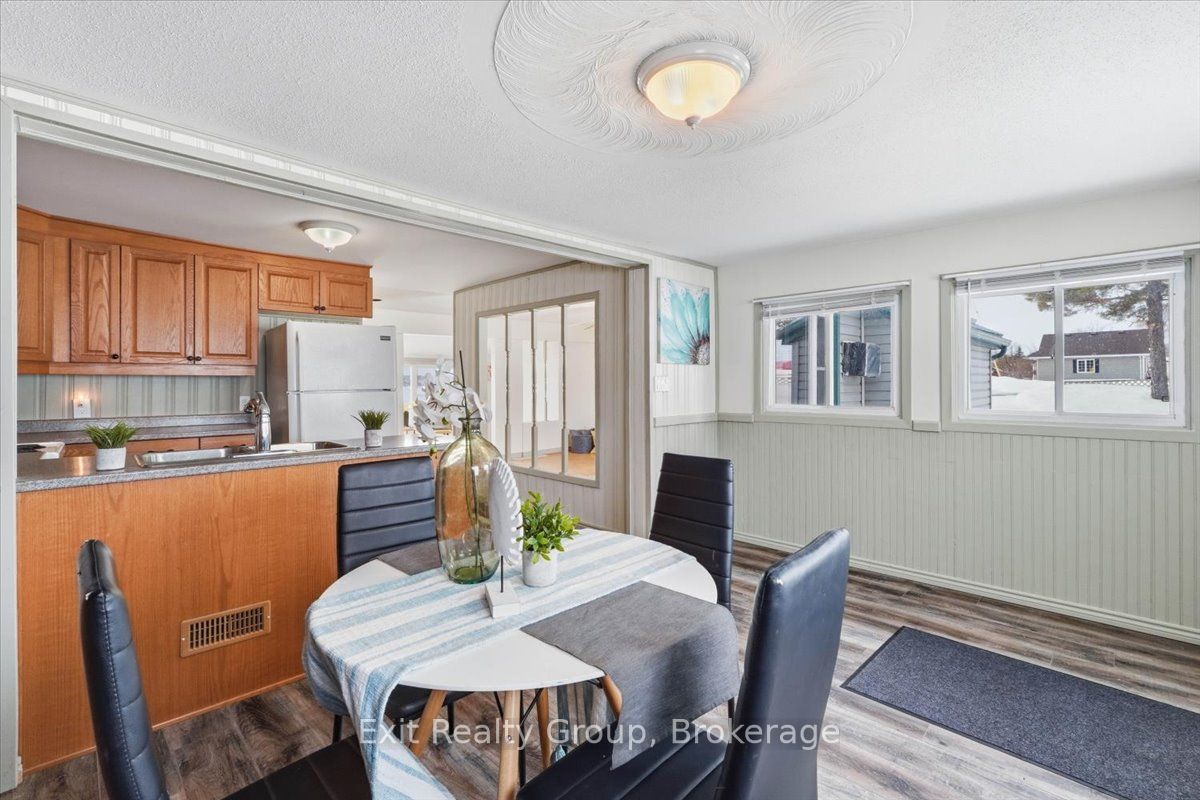 1083 Lakeside Drive, Prince Edward County, ON K0K 1T0 photo 4