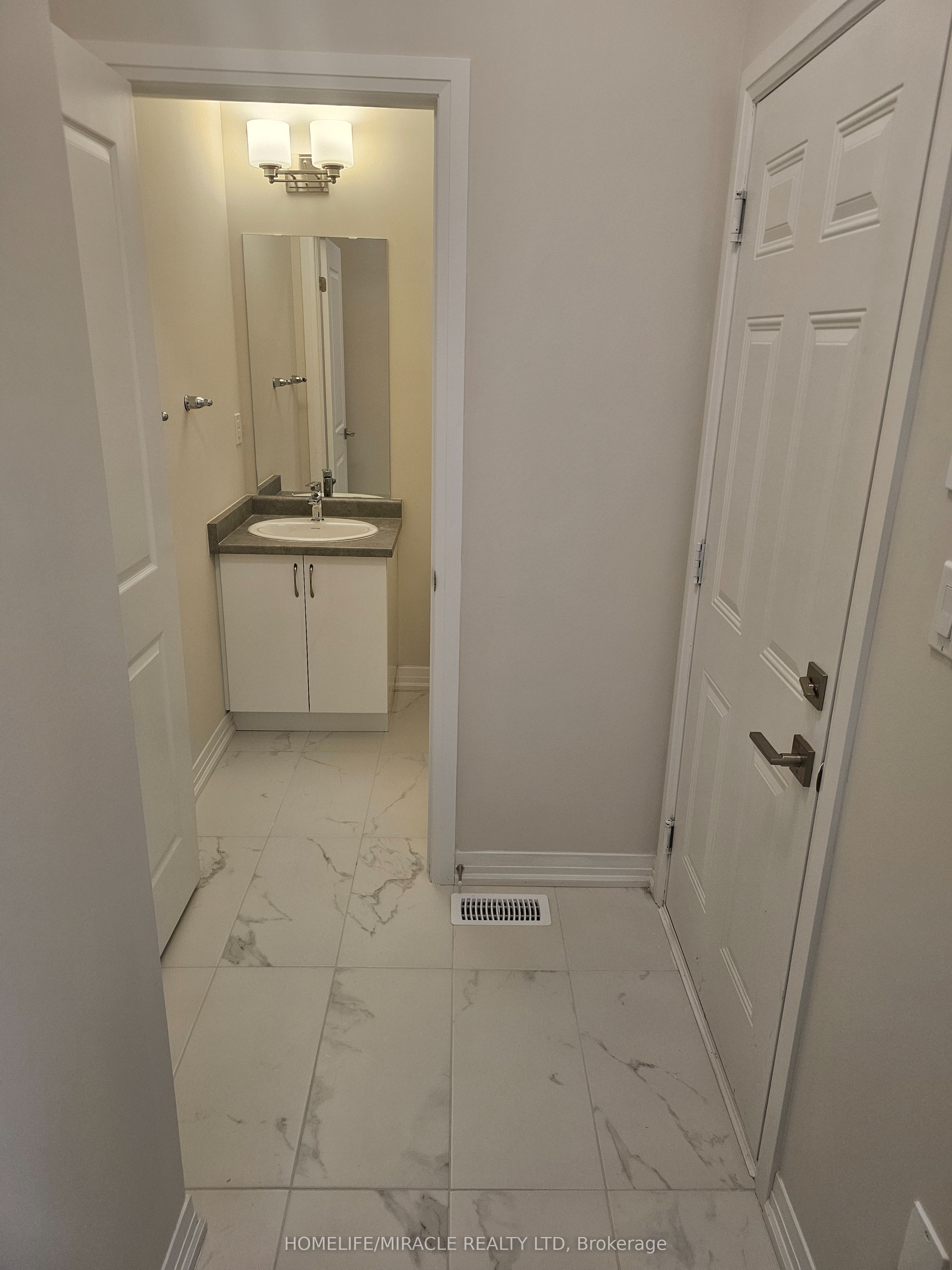 660 Colborne Street W 10, Brantford, ON N3T 0Y7 photo 3