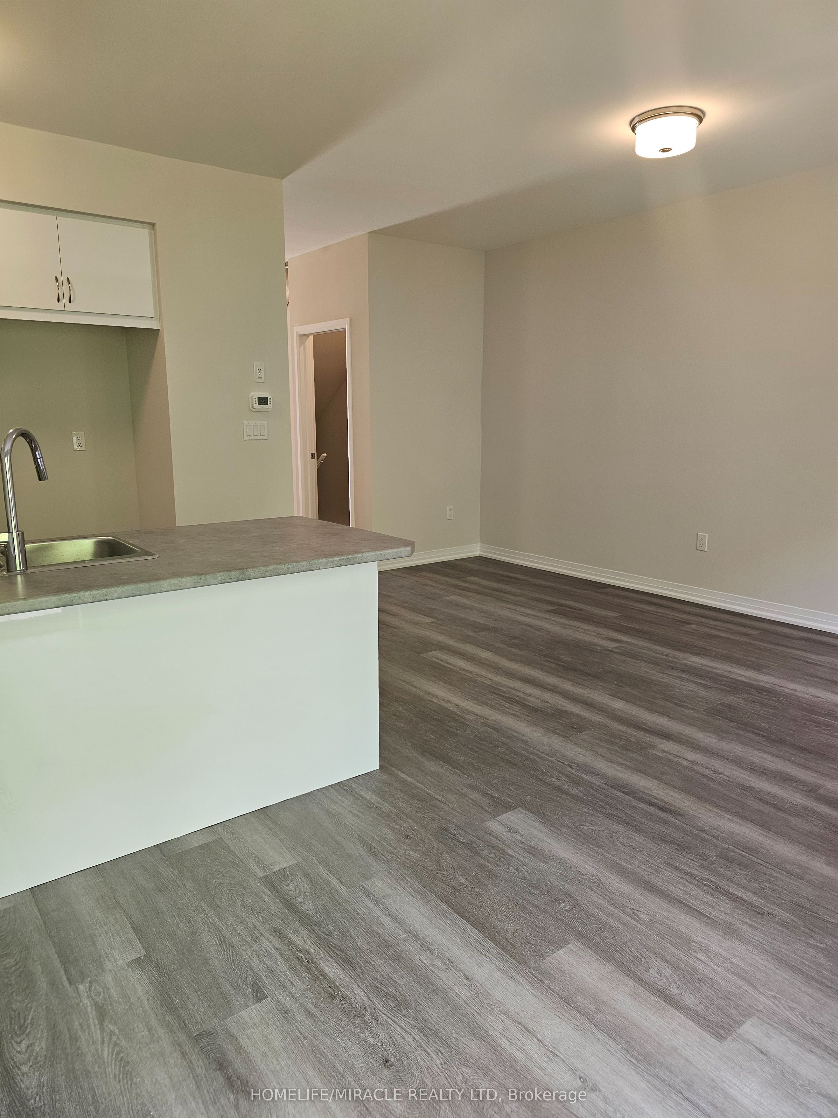 660 Colborne Street W 10, Brantford, ON N3T 0Y7 photo 5