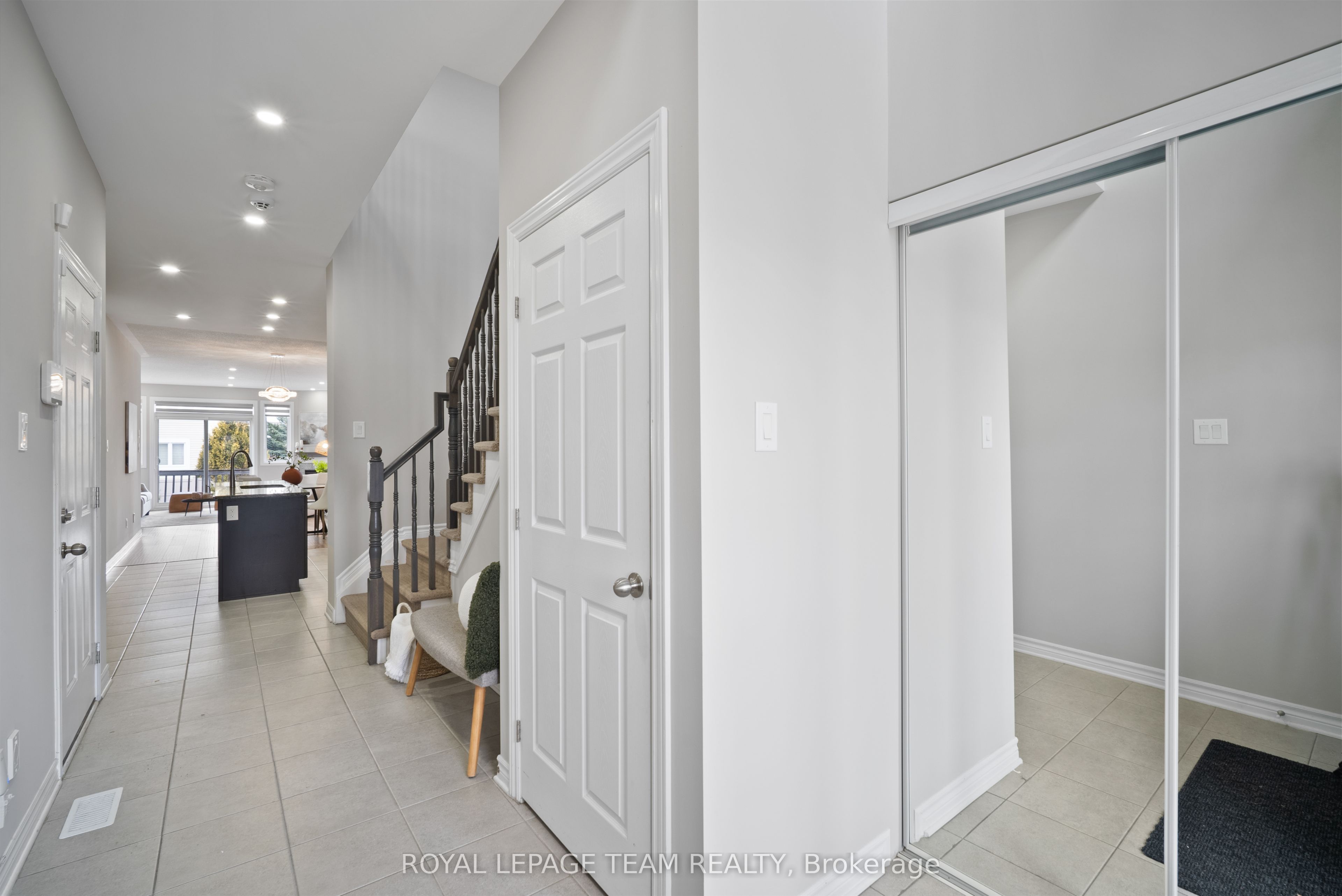 10 Kinetic Way, Barrhaven, ON K2J 0C9 photo 2