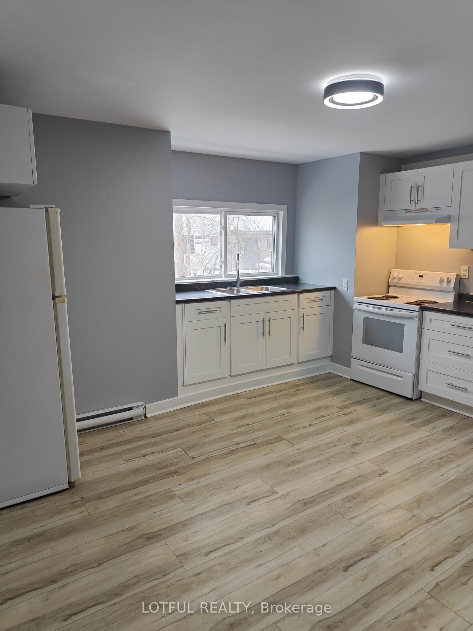 17 Main Street W 2, Elizabethtown-Kitley, ON K0E 1M0 photo 5