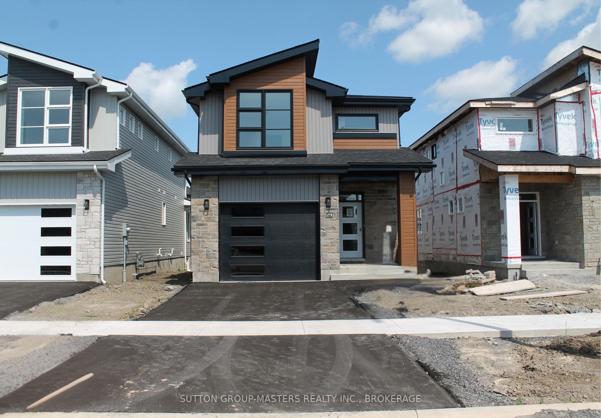 218 Superior Drive, Loyalist, ON K7N 0E5 photo 2