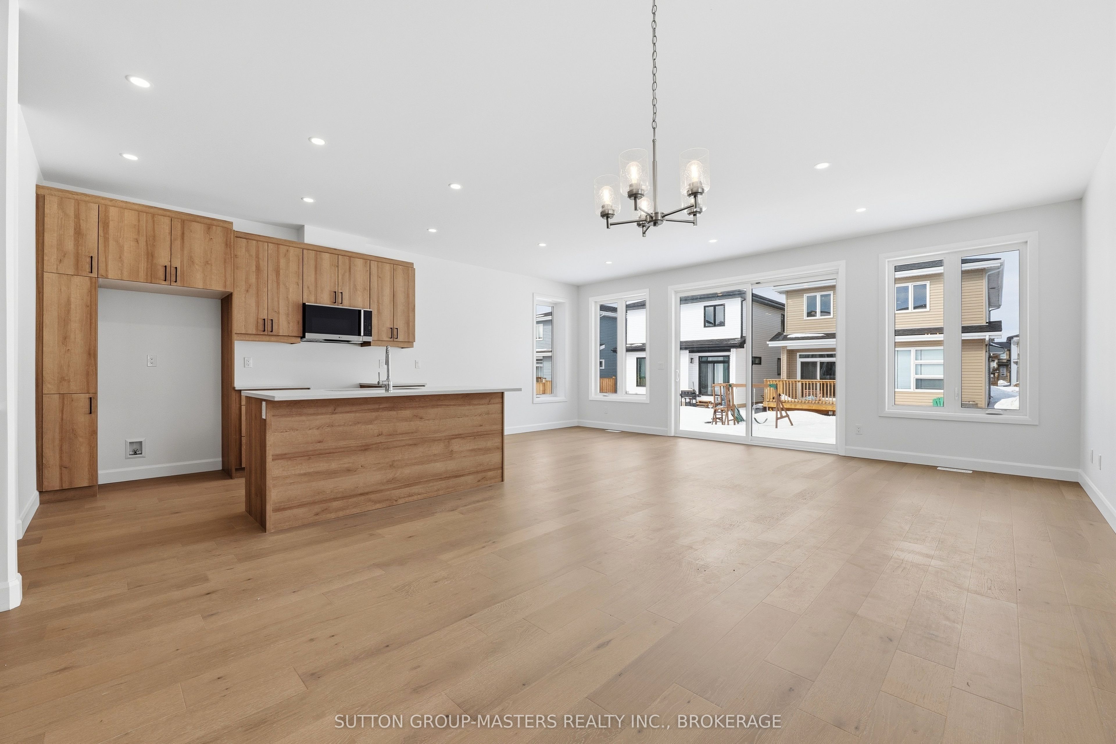 218 Superior Drive, Loyalist, ON K7N 0E5 photo 4