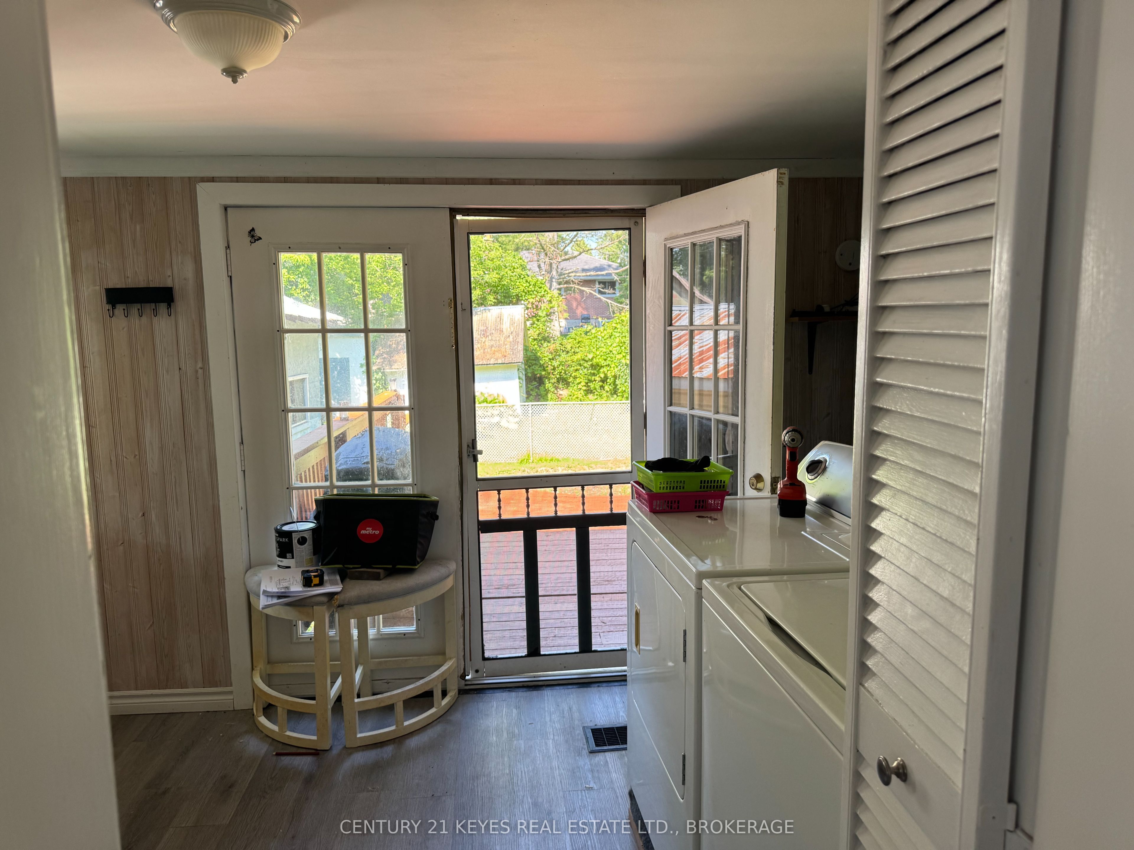110 Elm Street, Gananoque, ON K7G 2S9 photo 3