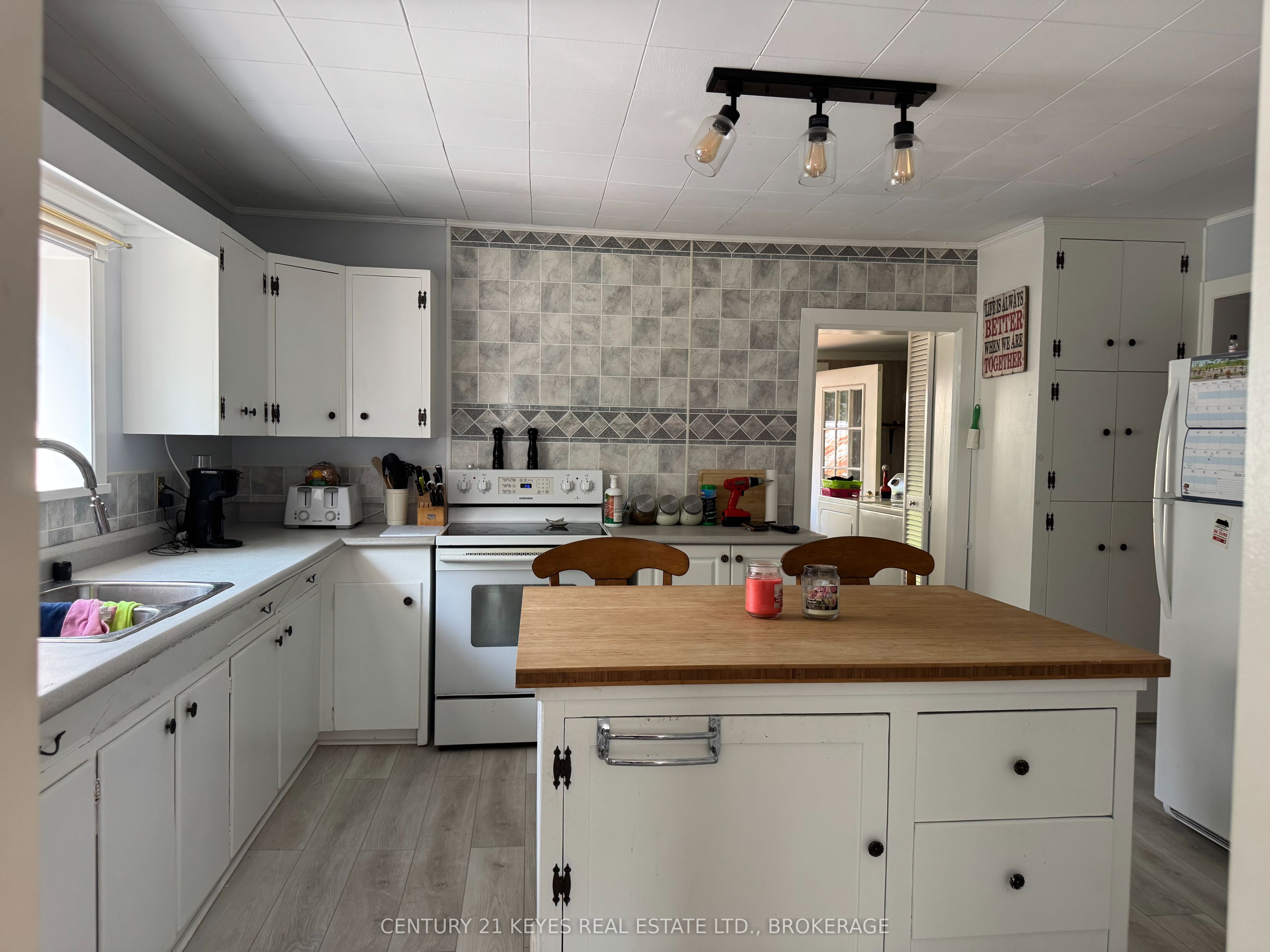 110 Elm Street, Gananoque, ON K7G 2S9 photo 5