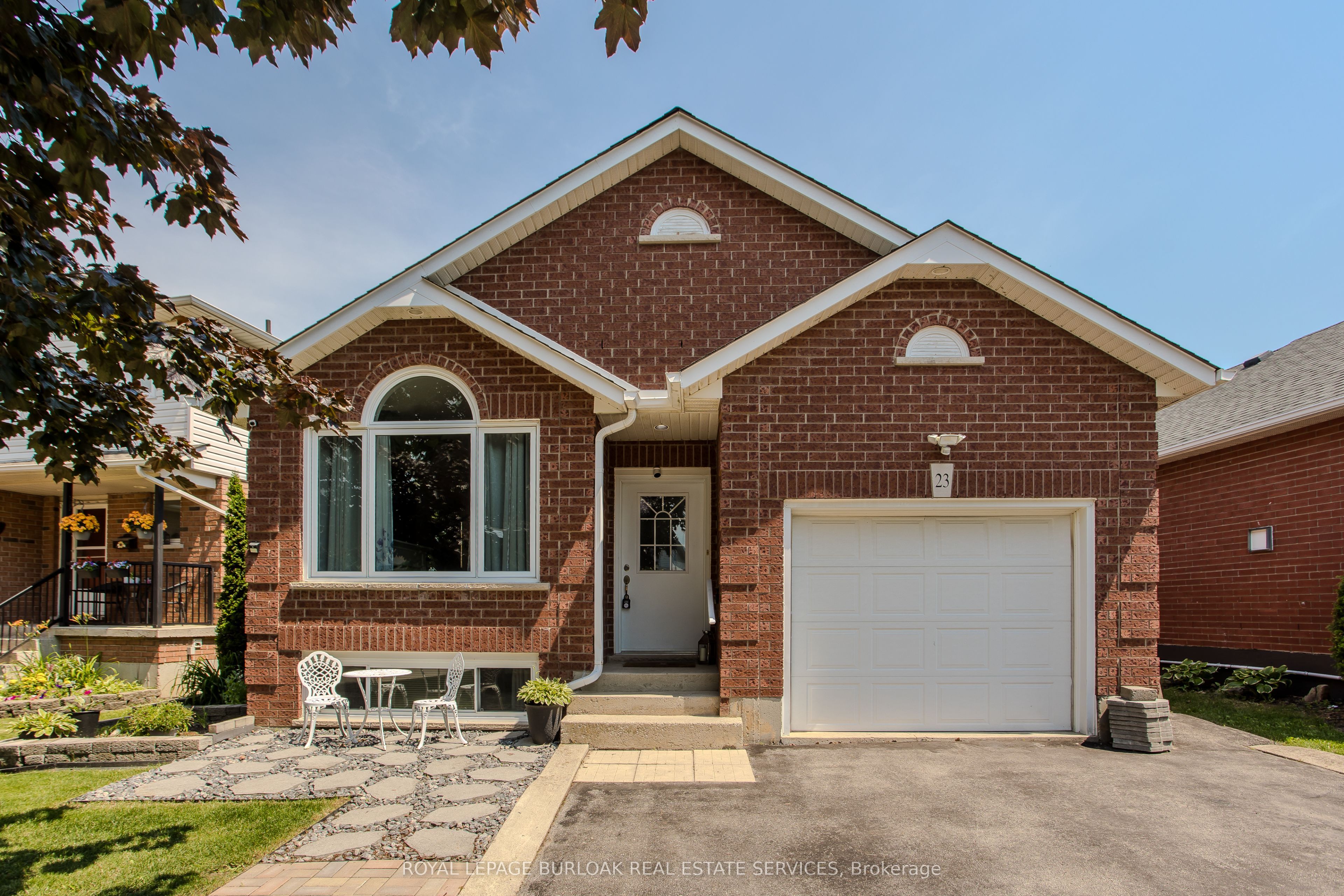 23 Annapolis Way, Hamilton, ON L8W 3L1