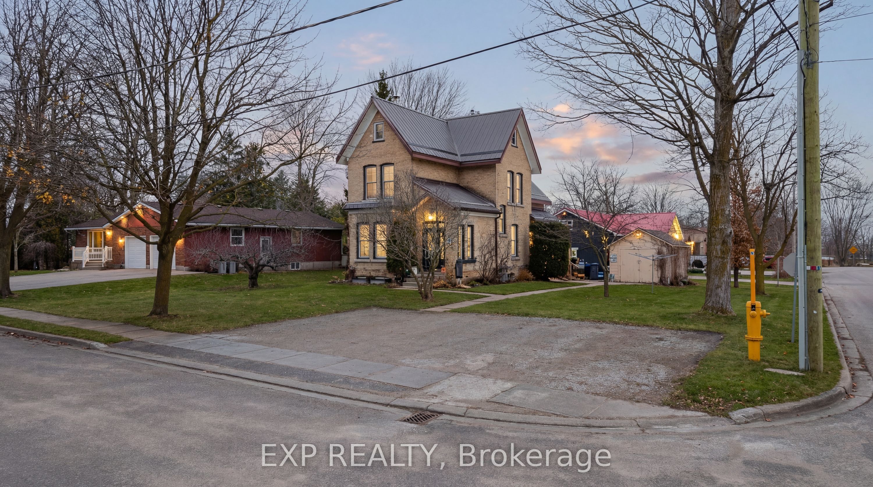 19 Adam Street, Huron East, ON N0K 1W0 photo 2